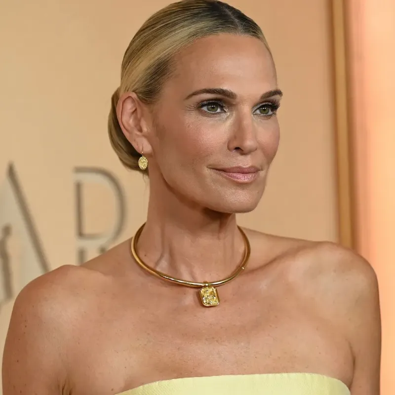 <p>Molly Sims wears Rahaminov Diamonds</p>