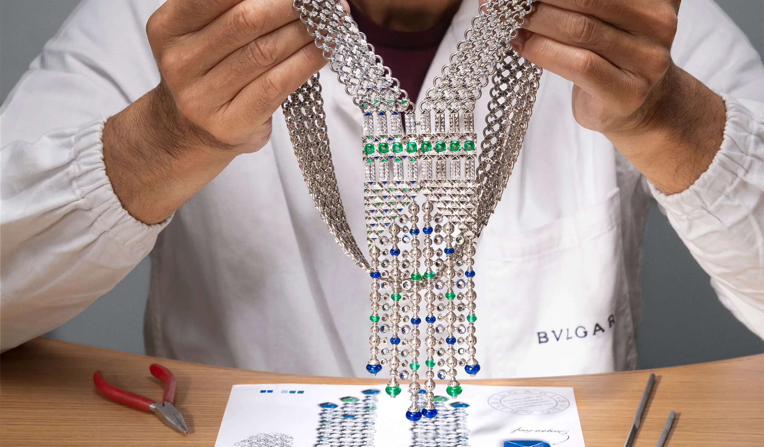 <p>The necklace is composed of more than 1,180 individual elements and required over 1,600 hours of craftsmanship</p>