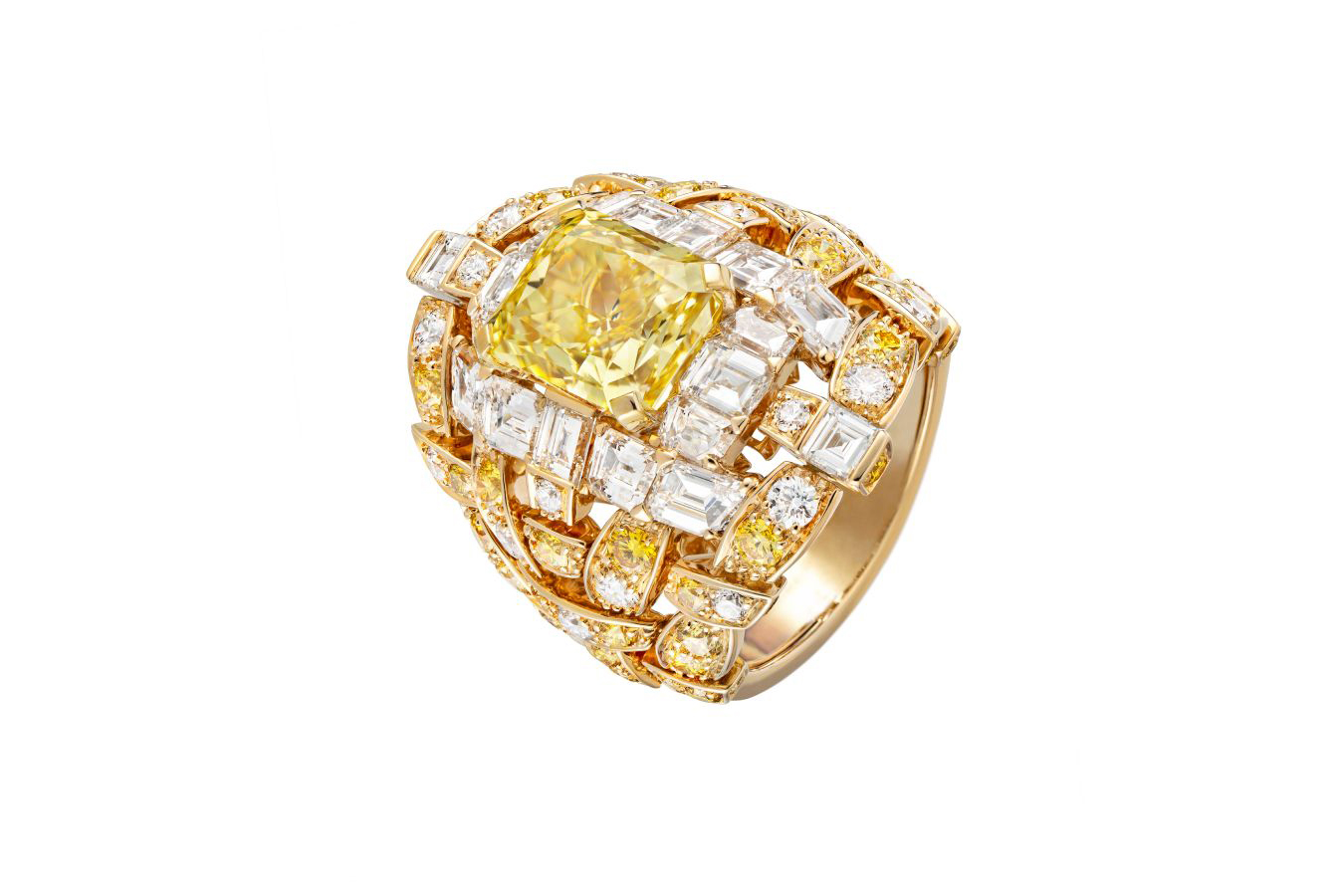 Chanel Tweed Icône ring with an emerald-cut yellow diamond of 5.50 carats, plus further colourless and yellow diamonds in yellow gold, from the Tweed Soleil set of the Tweed de Chanel High Jewellery Collection