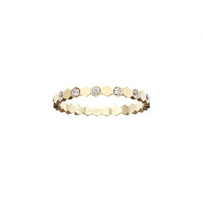 Chaumet Bee My Love band in yellow gold with alternating diamonds