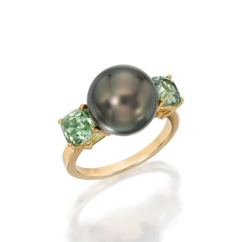 Ring with Tahitian pearl and demantoid garnets in yellow gold