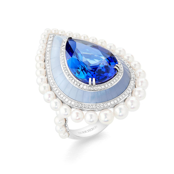 Boucheron L'Hiver Impérial Dome Graphique ring in white gold with a 12.41-carat pear-cut tanzanite, carved blue chalcedony, Akoya cultured pearls and pavé diamonds