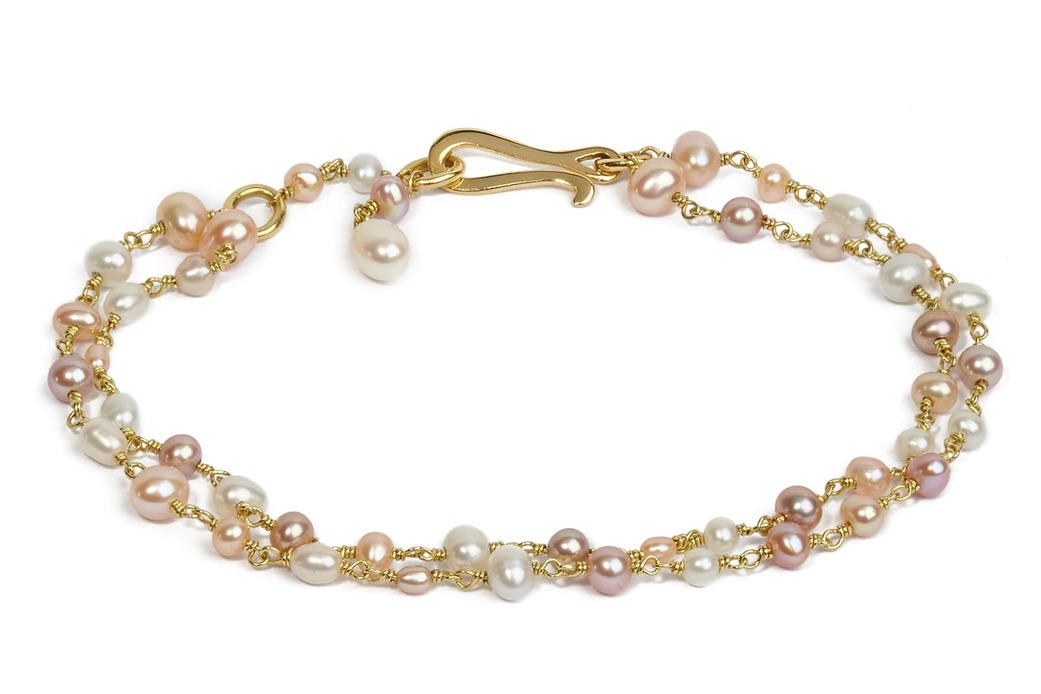 Bracelet with freshwater pearl and seed pearl in 18k yellow gold