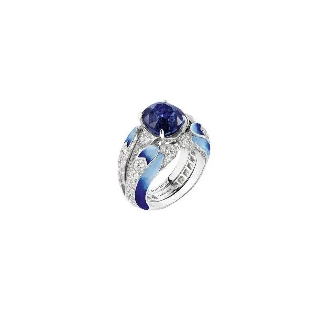 <p>Transformable Envol ring in white gold and grand feu enamel, set with a 6.28 carat cushion cut Madagascar sapphire and diamonds</p>