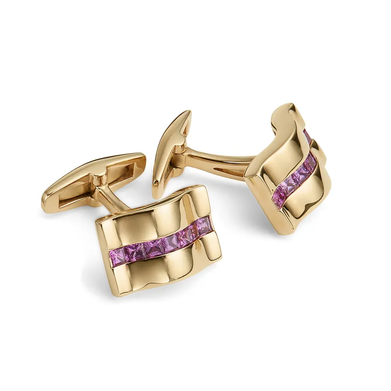 <p>Pink sapphire and yellow gold cufflinks</p>
