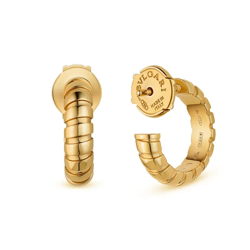 <p>Bvlgari Tubogas hoop earrings in 18k yellow gold</p>