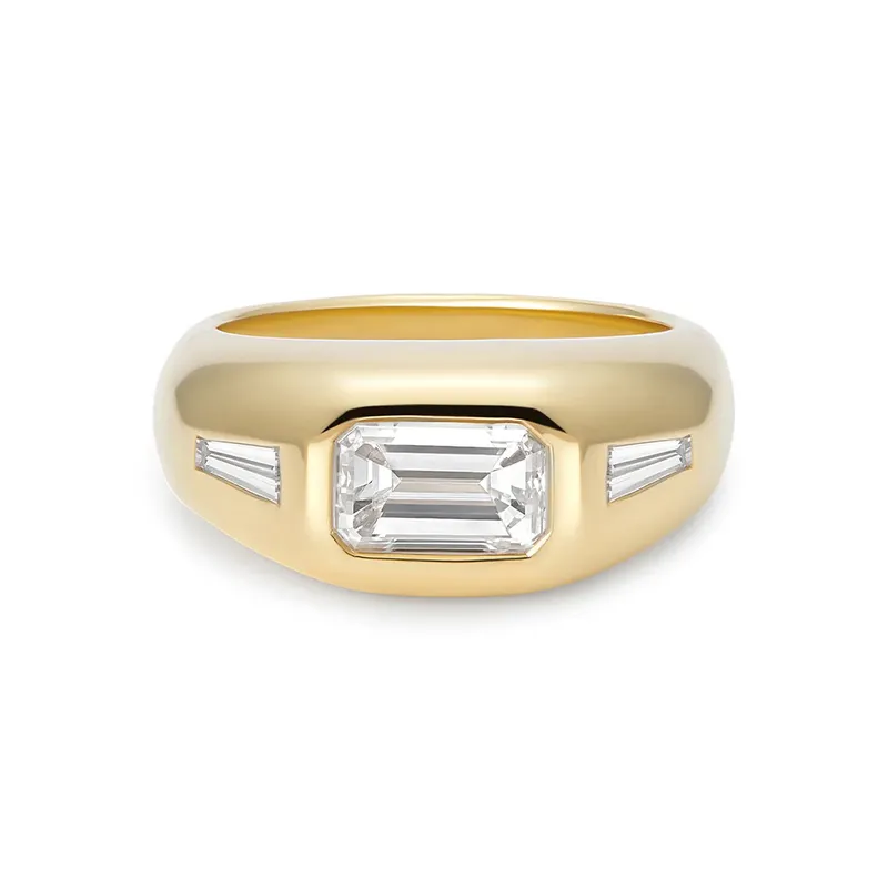 <p>Minka Jewels emerald and baguette cut diamond bombé ring in 18K yellow gold.</p>
