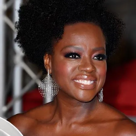 <p>Viola Davis at the 2019 BAFTA awards wearing Fernando Jorge ‘Disco’ earrings</p>
