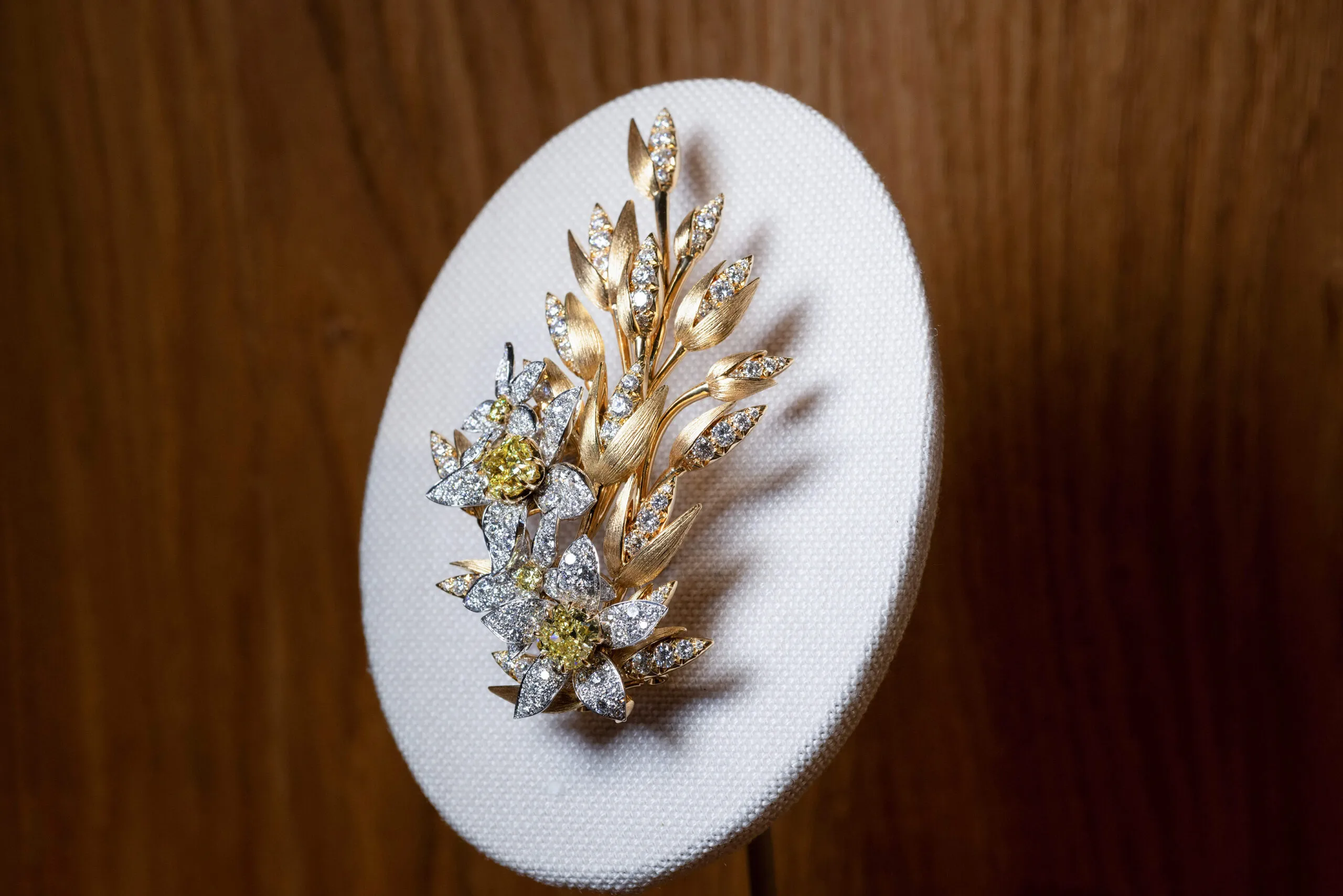 The Oat and Field Star high jewellery brooch with gleaming gold stalks and diamond flowers