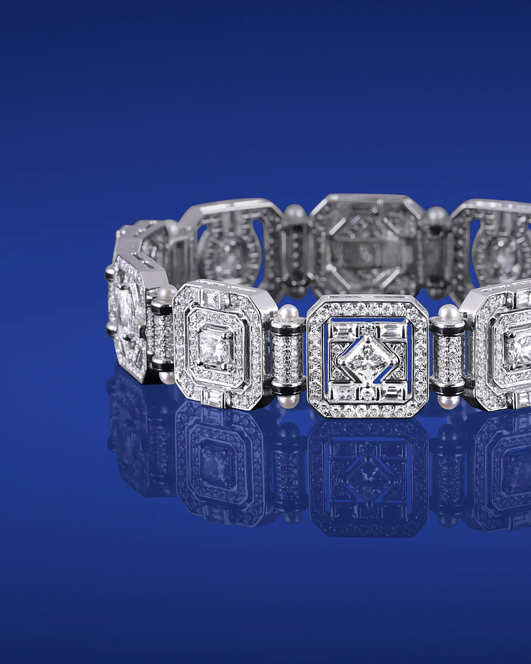 The Al Zain Arab Deco collection explores the fusion of the visuals of Arabian architecture with the Art Deco movement