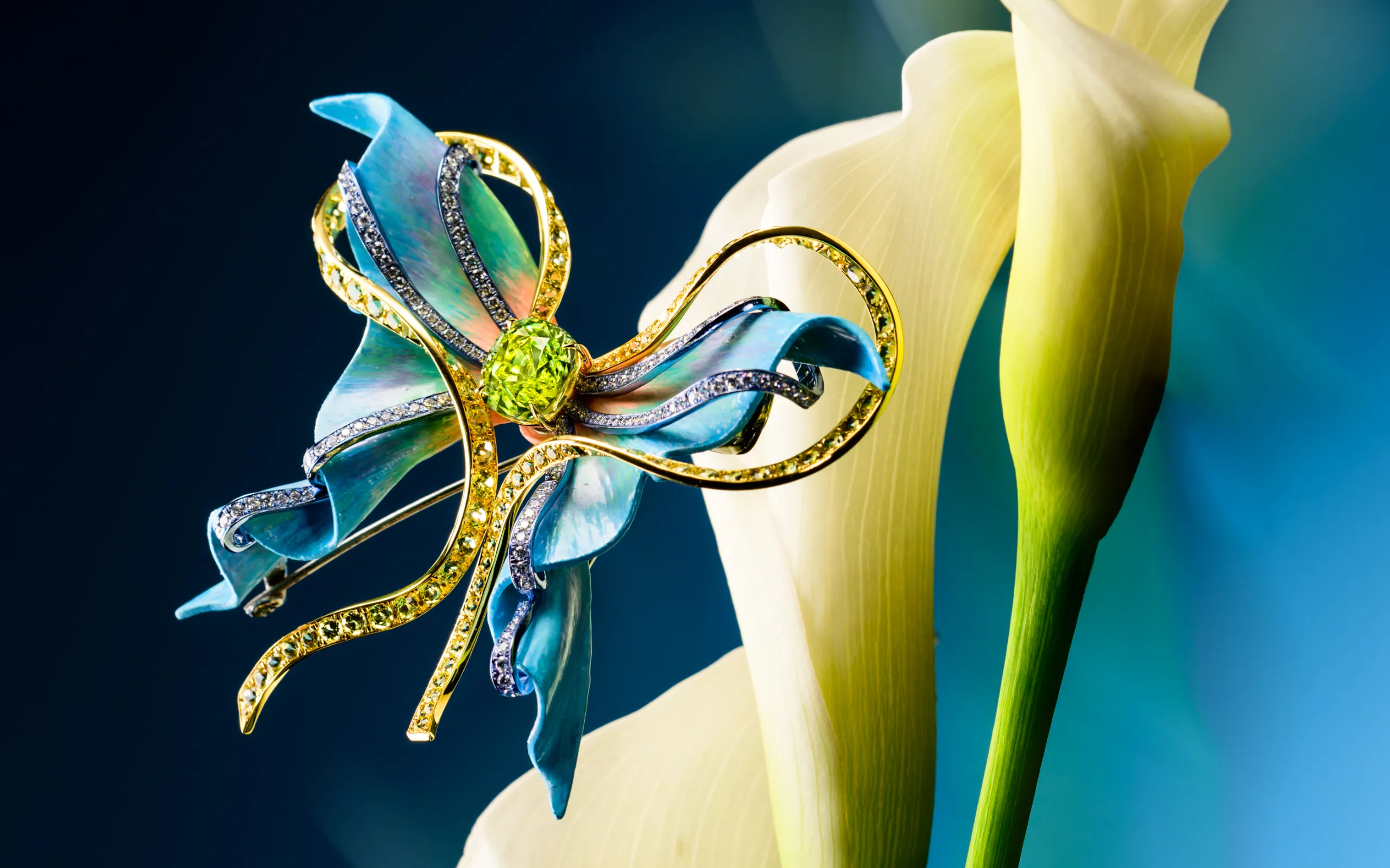 Anna Hu Midsummer Dream Butterfly brooch in titanium with a 7.26 carat chrysoberyl in the centre, set on a titanium ribbon and adorned with yellow diamonds, rare canary tourmalines and round brilliant-cut diamonds, to be presented at TEFAF Maastricht 2025