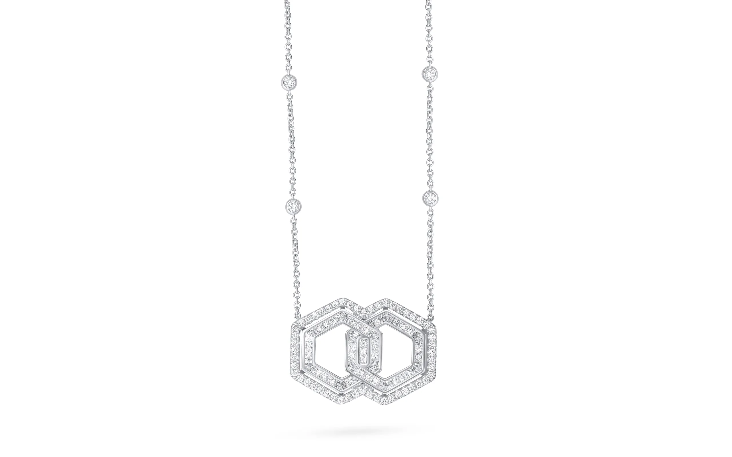 AKANO Ezinne necklace with D-F colour and VVS clarity diamonds in 18k gold 