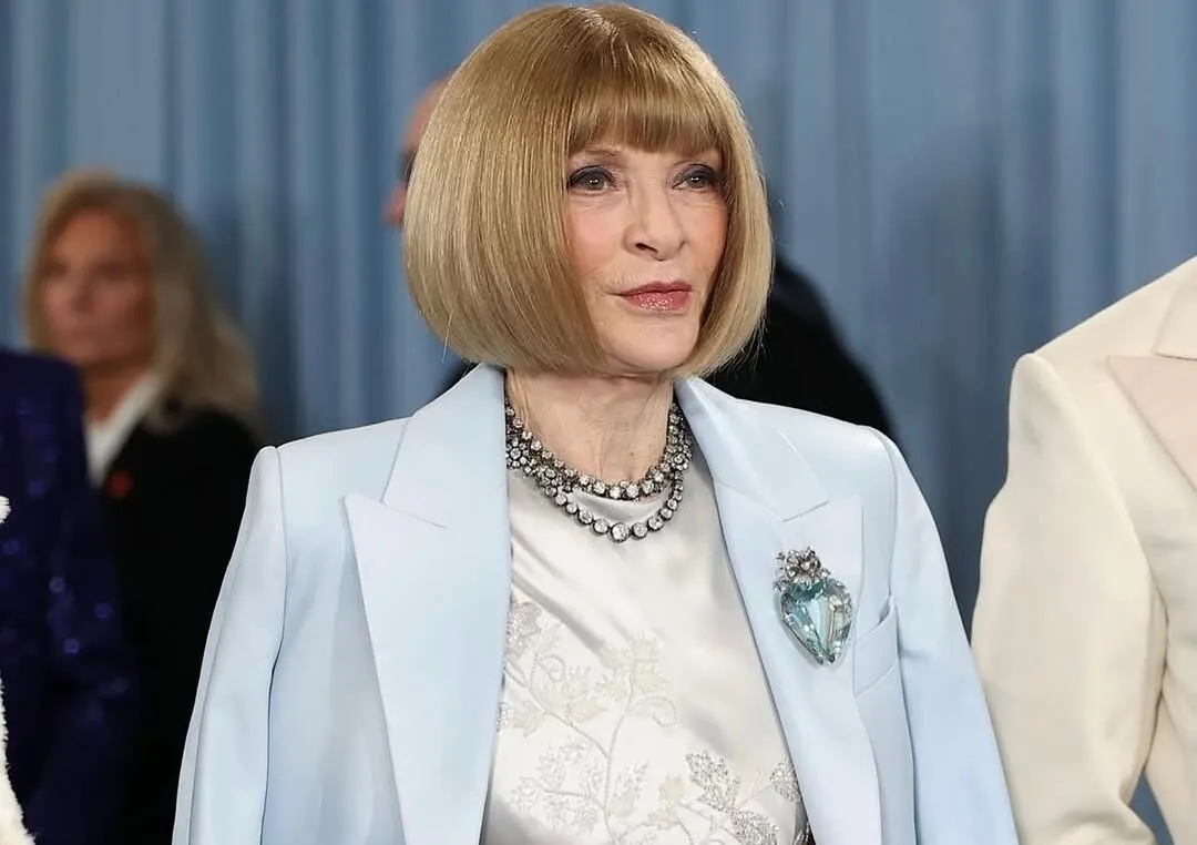 Met Gala chair and Vogue editor-in-chief Anna Wintour wore an antique Victorian rivière necklace by Briony Raymond, set with diamonds totalling 45 carats
