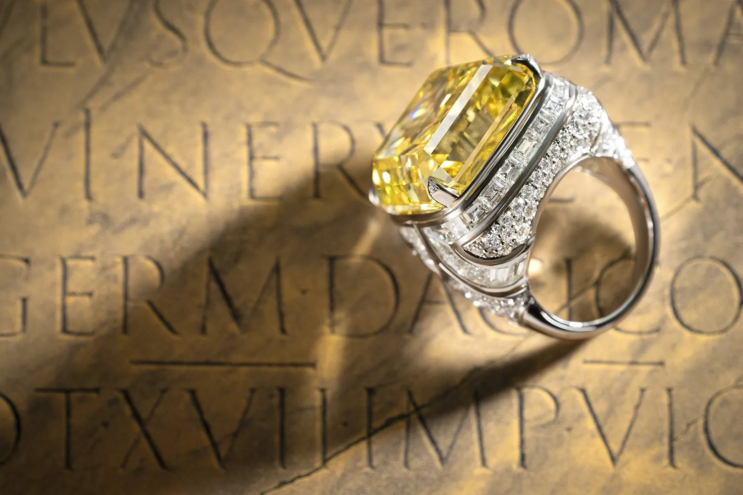 A closer look at the side-profile and diamond-set details of the Bvlgari Essence of Yellow ring from the Polychroma High Jewellery 2025
