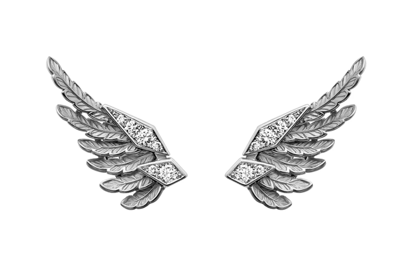 Carrera y Carrera Libre earrings from the Vida collection with diamonds in 18k white gold