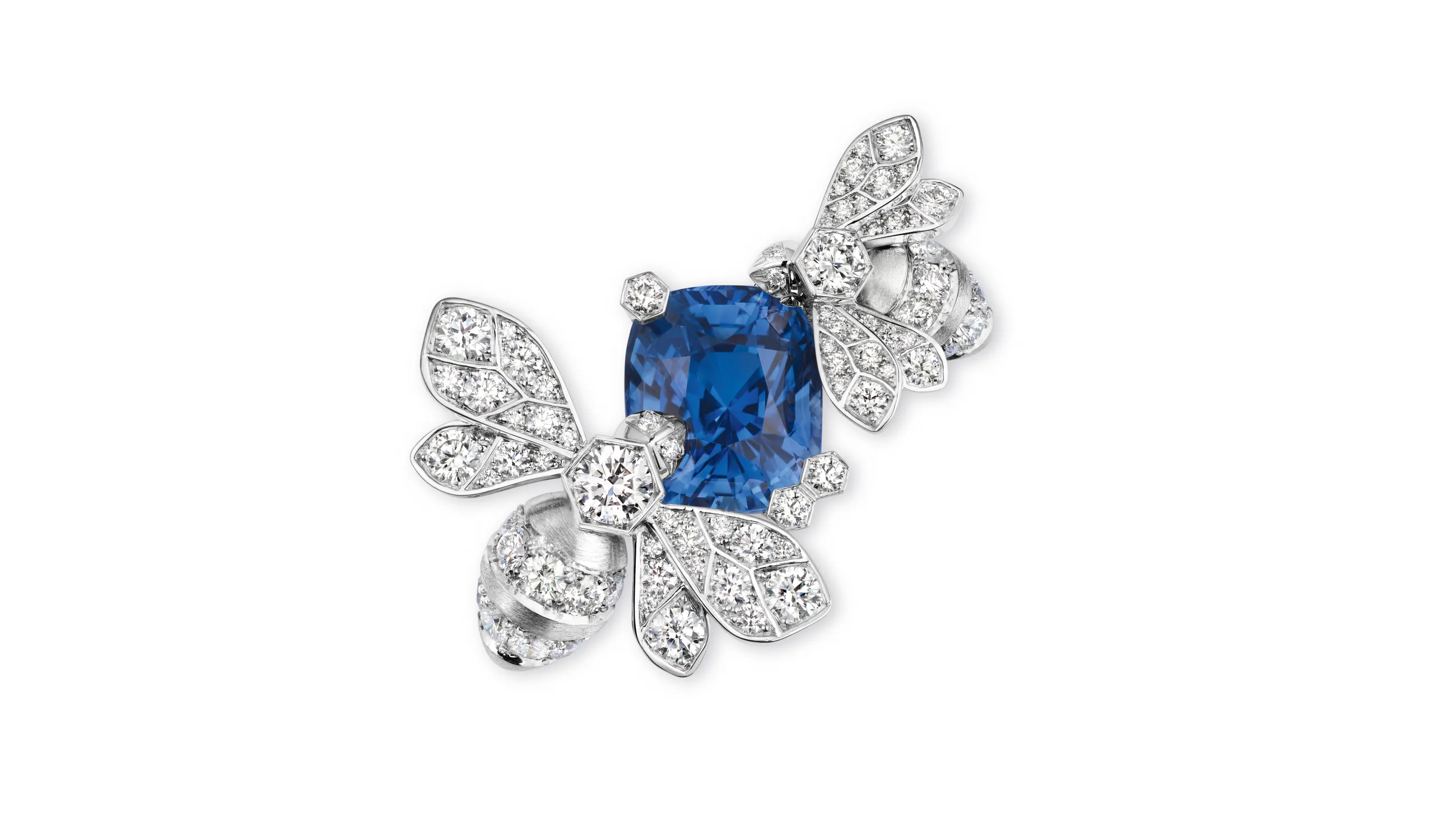 Chaumet Bee brooch in white gold, set with a cushion cut 11.08 carat Ceylon sapphire and brilliant-cut diamonds