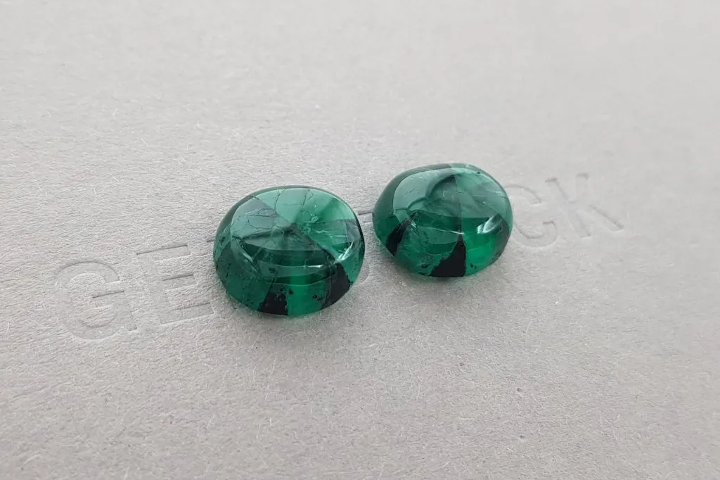 Colombian Vivid Green trapiche emeralds in cabochon cut 11.38 ct - gemstock.org