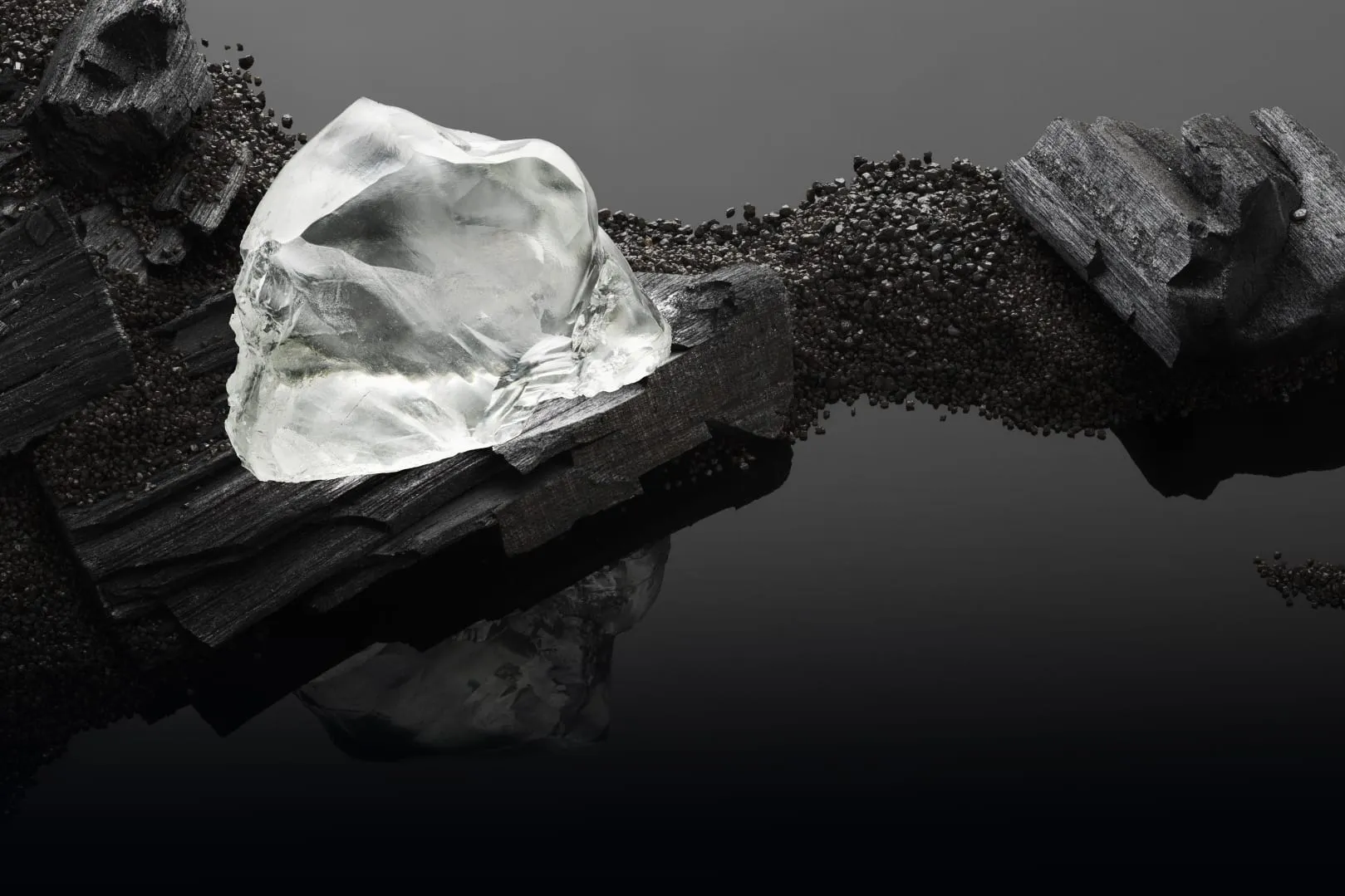 Combining D colour – the most beautiful – with grade F (Flawless) clarity, 342 carats represents an extremely rare size for a diamond of such absolute purity and perfect hue