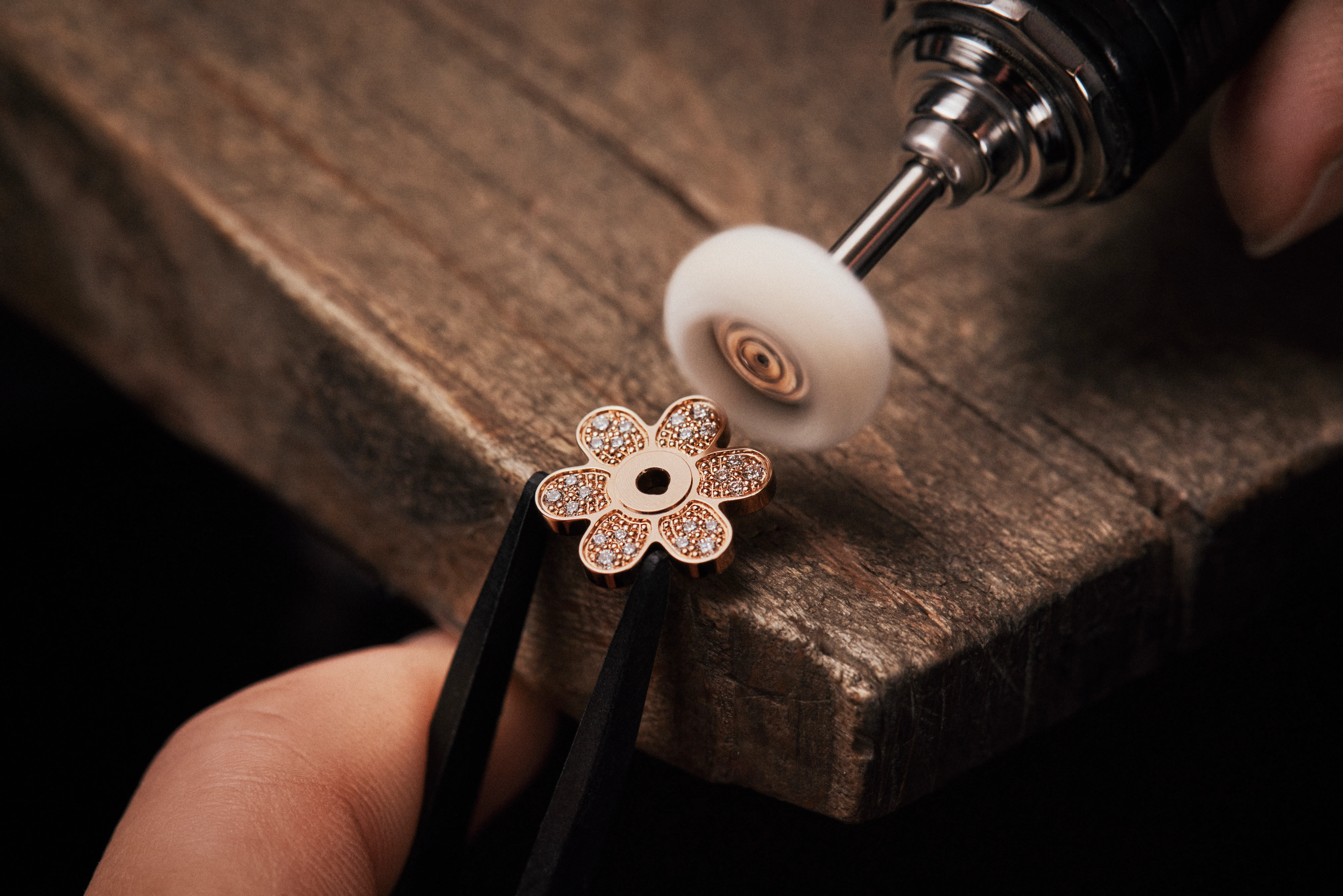 The making of the Dior Diorigami collection 