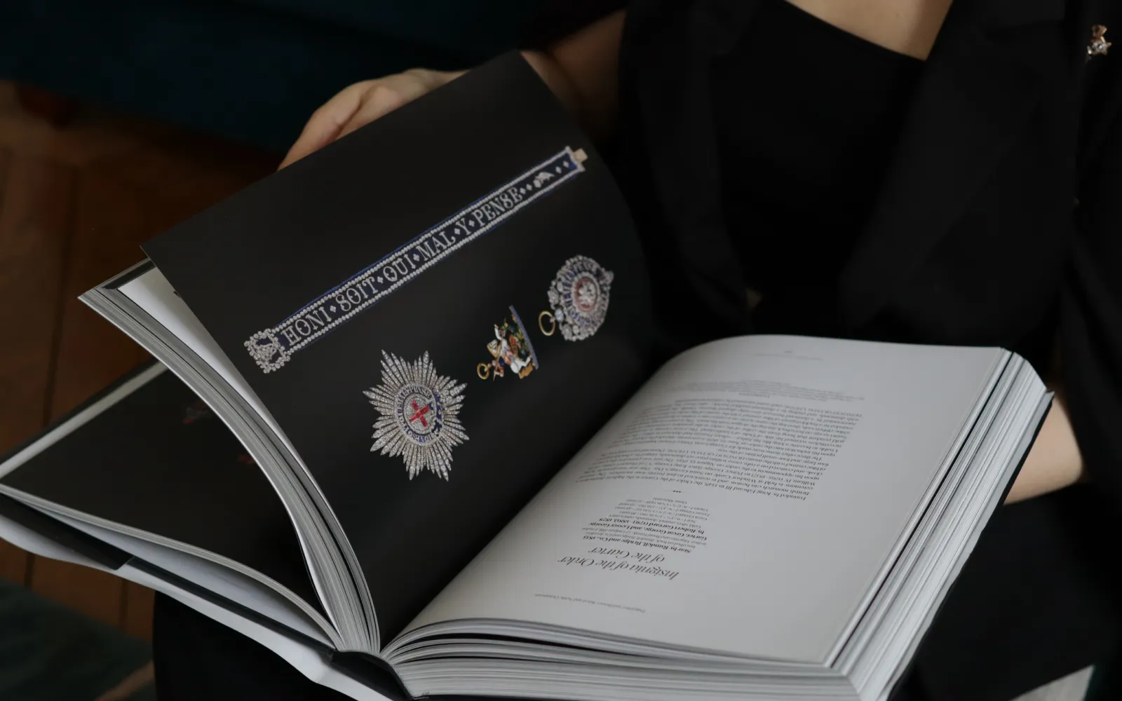 Divine Jewels - The Pursuit of Beauty by Kazumi Arikawa