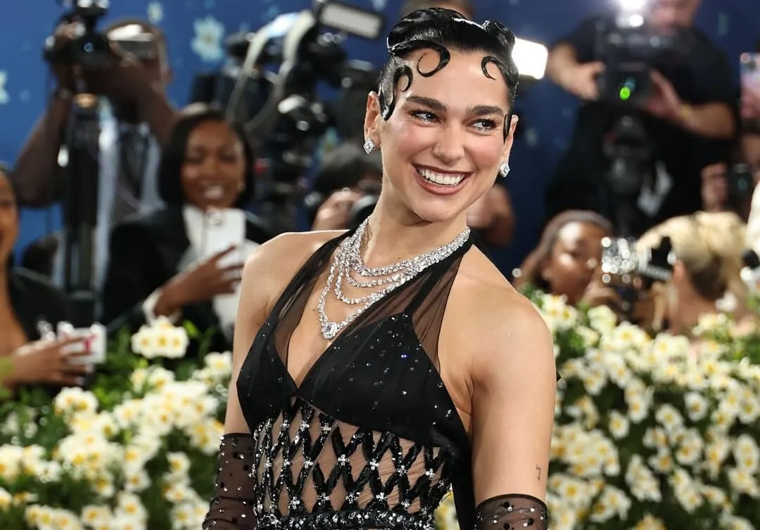 Dua Lipa in head-to-toe Chanel couture, paired with Tiffany & Co. jewellery