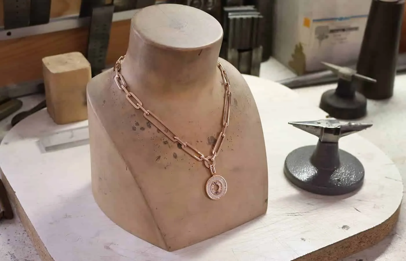  Ferrat Paris Persona Internal Ray necklace with 64 diamonds totalling 0.93 carats in rose gold  
