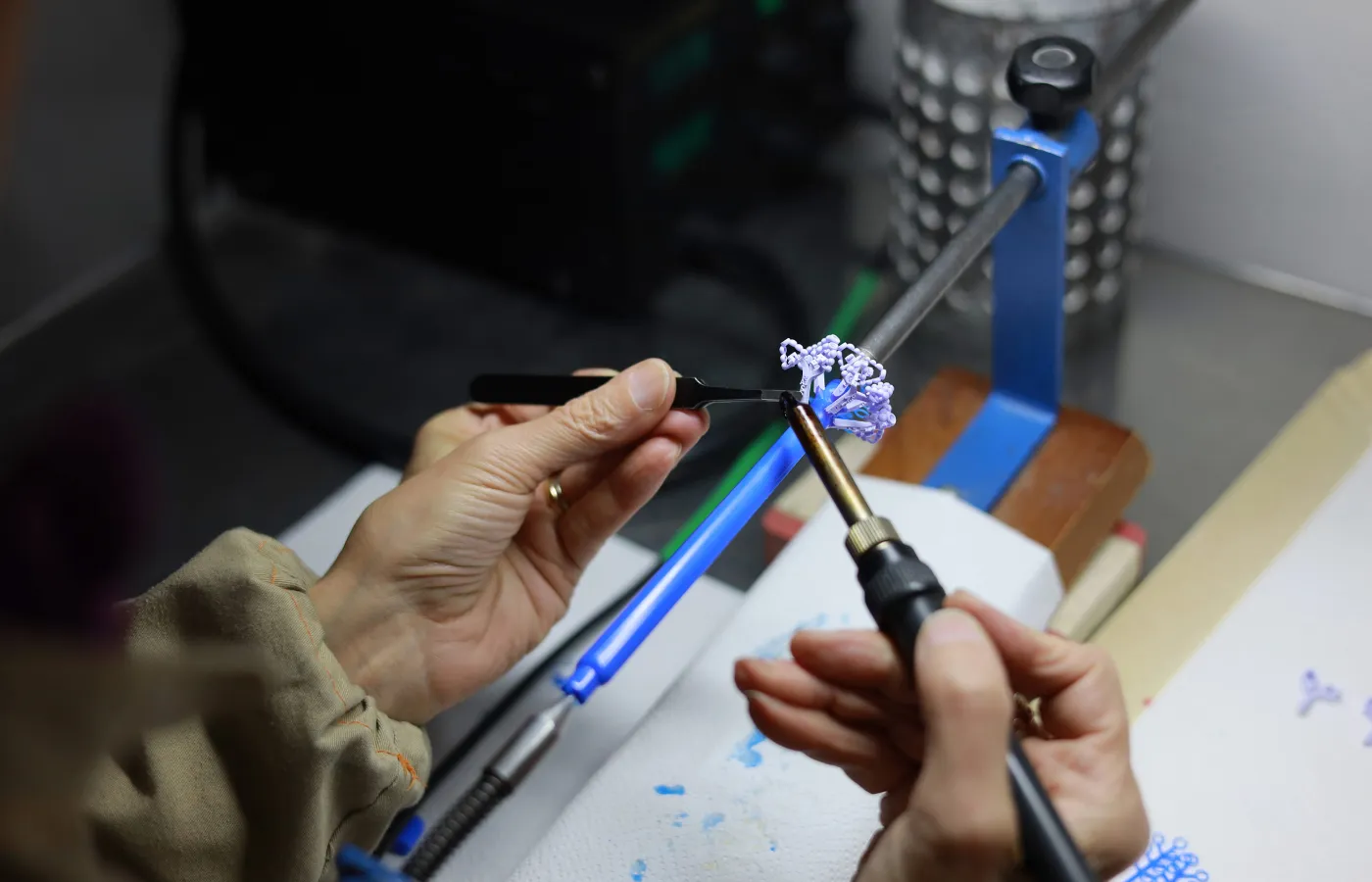 The process of creating a casting tree at the FerriFirenze atelier in Villa Corsi Salviati