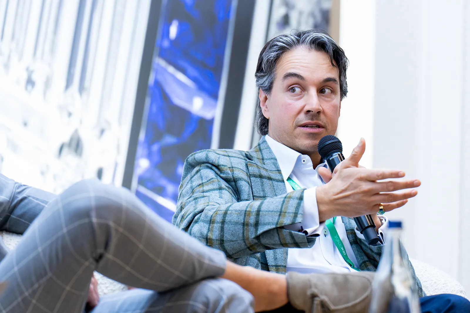 David Nassi, President of 100% Natural Ltd speaking at GemGenève on coloured gemstones