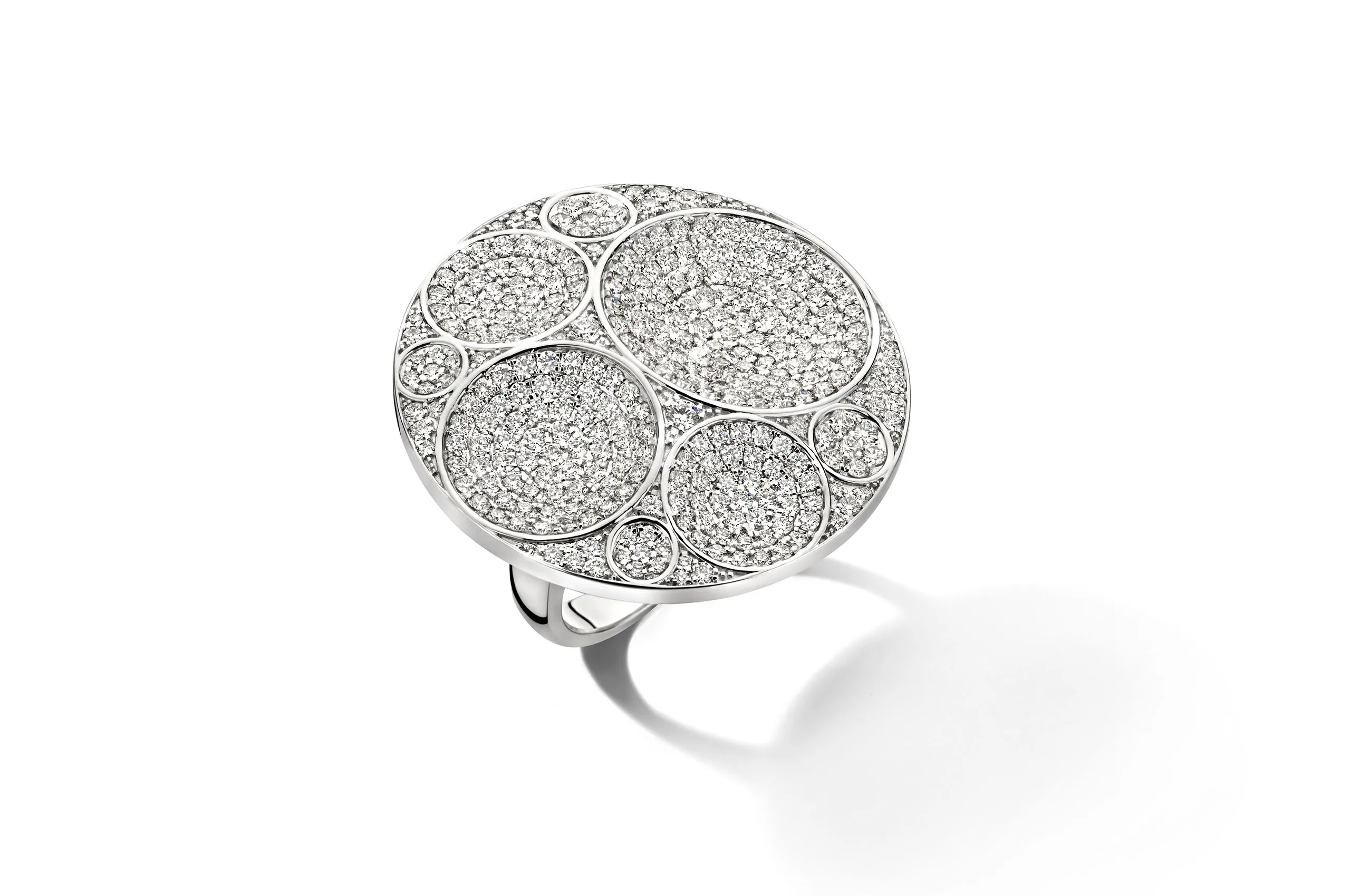 Histoire d’Elle diamond ring from the Les Incondition 'Elle collection, which was designed to envelop the wearer in a sense of warmth and connection 