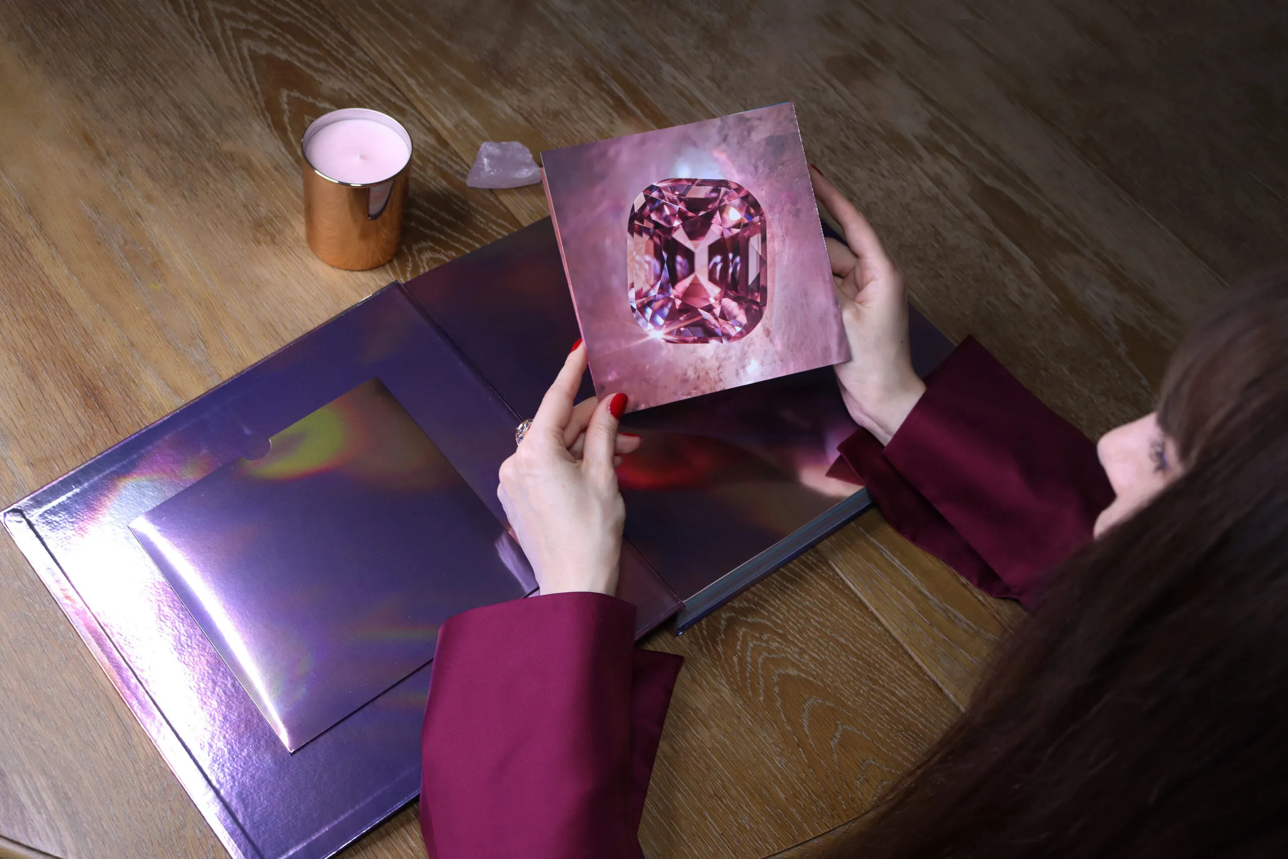 Gem Love Letters by Doris Hangartner is split into chapters, such as Gem Personalities, which explores the essence of individual gems, and Gem Dives, which compiles a series of inspiring quotes and Doris’ personal thoughts