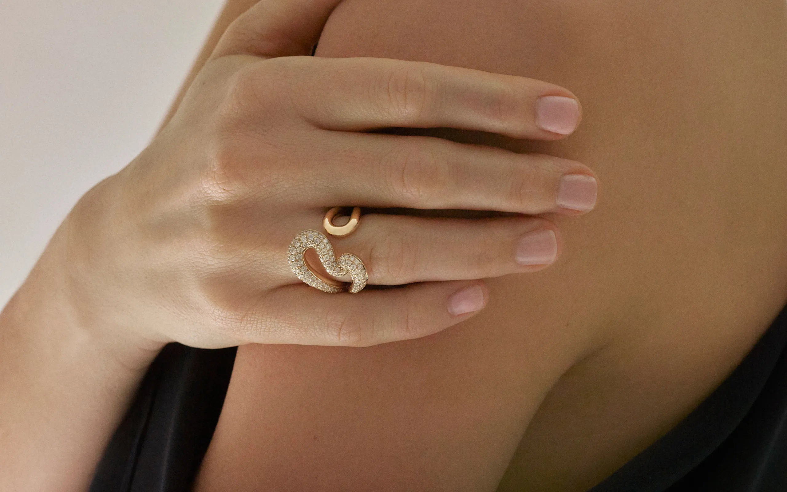 Isabel Gemology Maria Twisted ring with 1.65 carats of diamonds in 14k yellow gold 