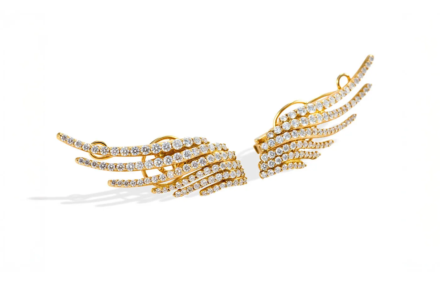 Krisonia earrings from the Volo collection with diamonds in 18k yellow gold