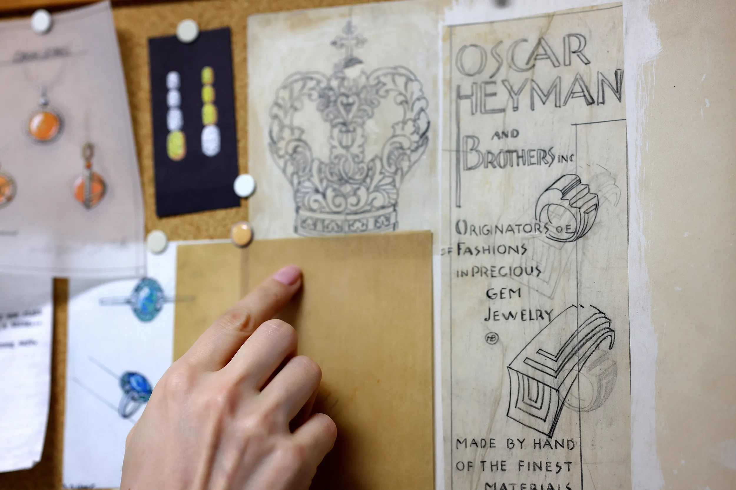 <p>Original drawing from an old Oscar Heyman advertisement next to a rendition of the Crown of the Andes, acquired by Oscar Heyman circa 1930. Now owned by the Metropolitan Museum of Art in New York City</p>
