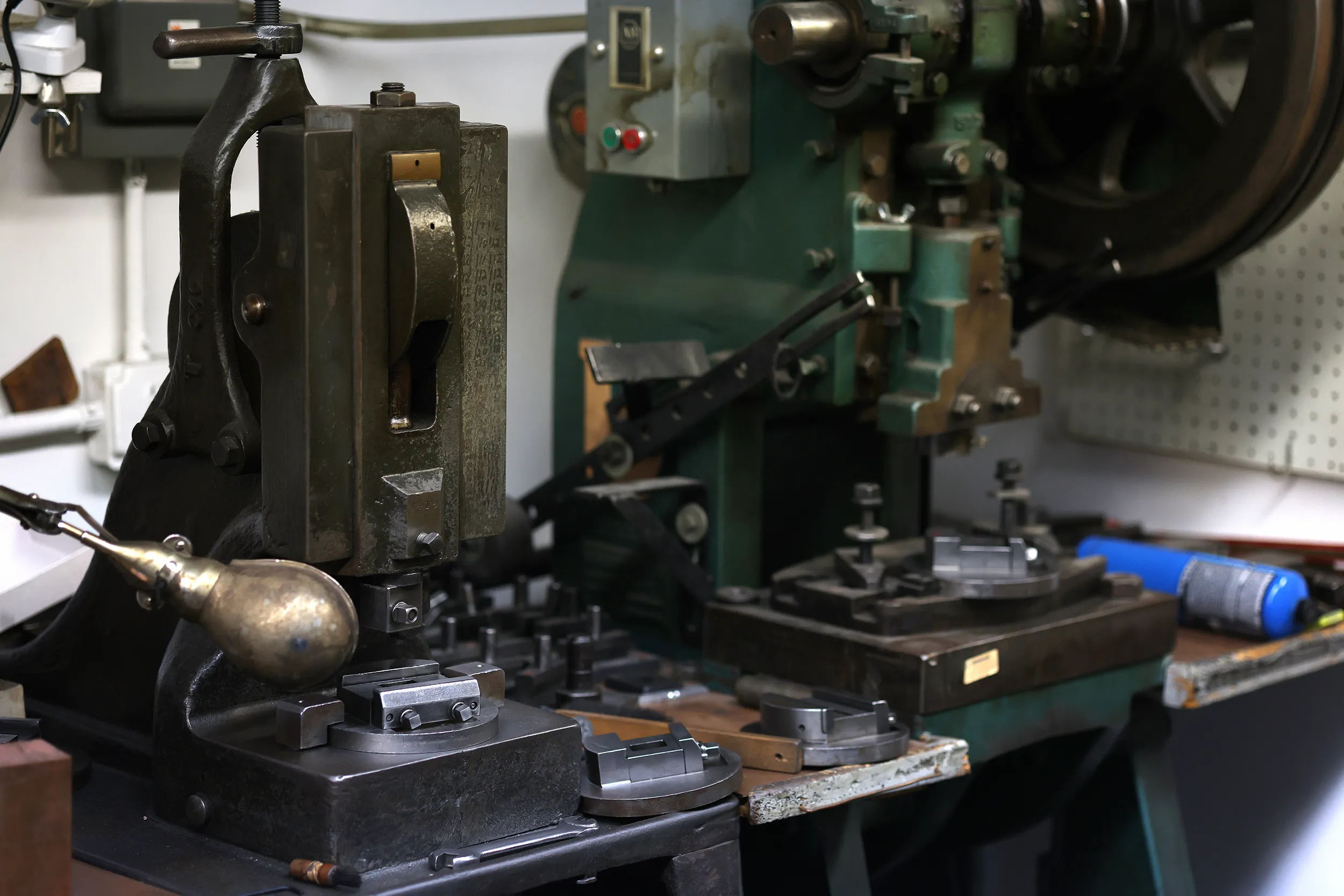 <p>Parts of Oscar Heyman&#8217;s workshop houses machinery that has been with the brand since its founding. For many brands, these tools have been replaced by technology and mass production lines. However, at Oscar Heyman, they remain a critical component of the design process, ensuring craft, precision and detail are not lost</p>
