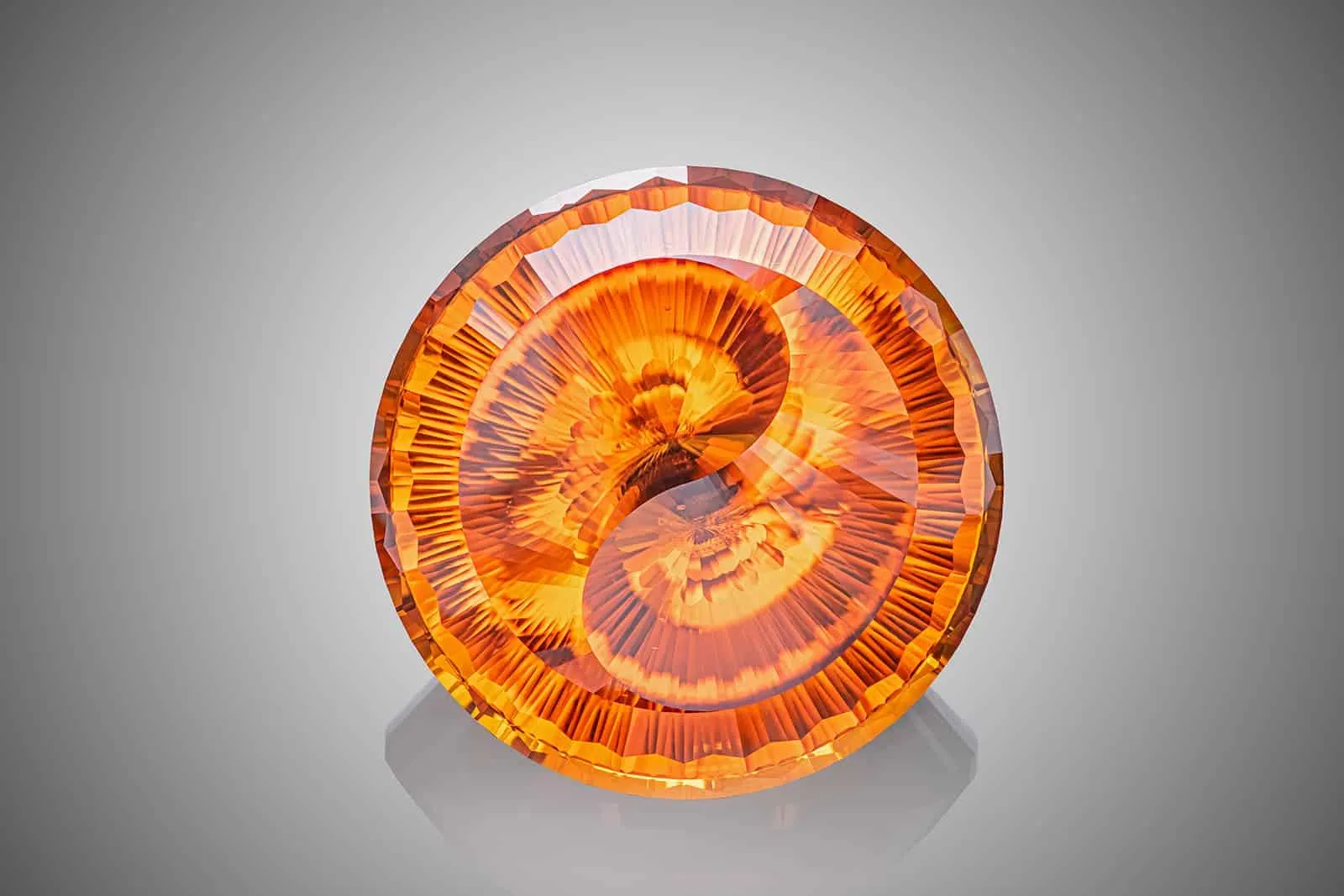 Viktor Tuzlukov 'From the Emptiness' Brazilian fire citrine of 187 carats from the "World Heritage" collection, inspired by Chinese culture. Photo by Dmitry Stolyarevich