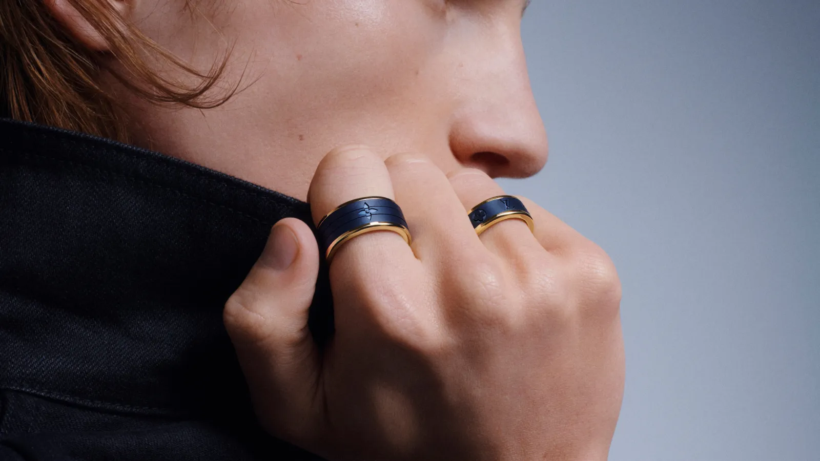 Inspired by the elegance and versatility of denim, the blue titanium Les Gastons Vuitton rings are stylish and playful