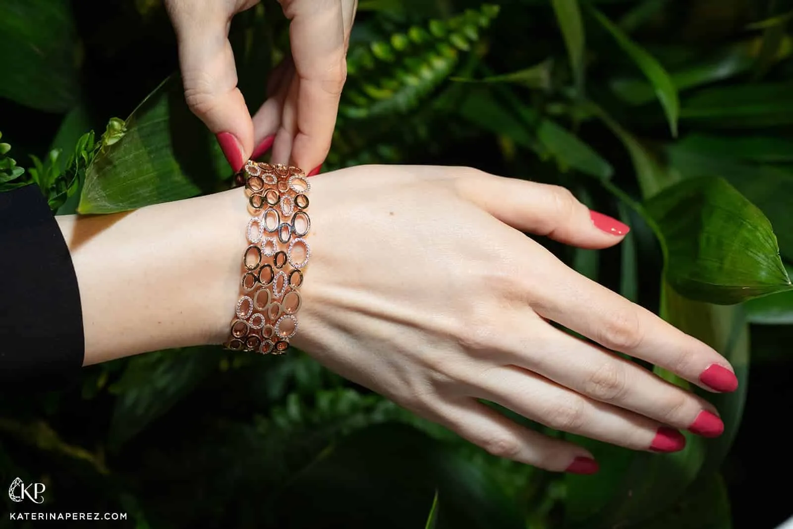 Leo Wittwer Panta Rhei bracelet inspired by Heraclitus' notion of "everyfing flows"