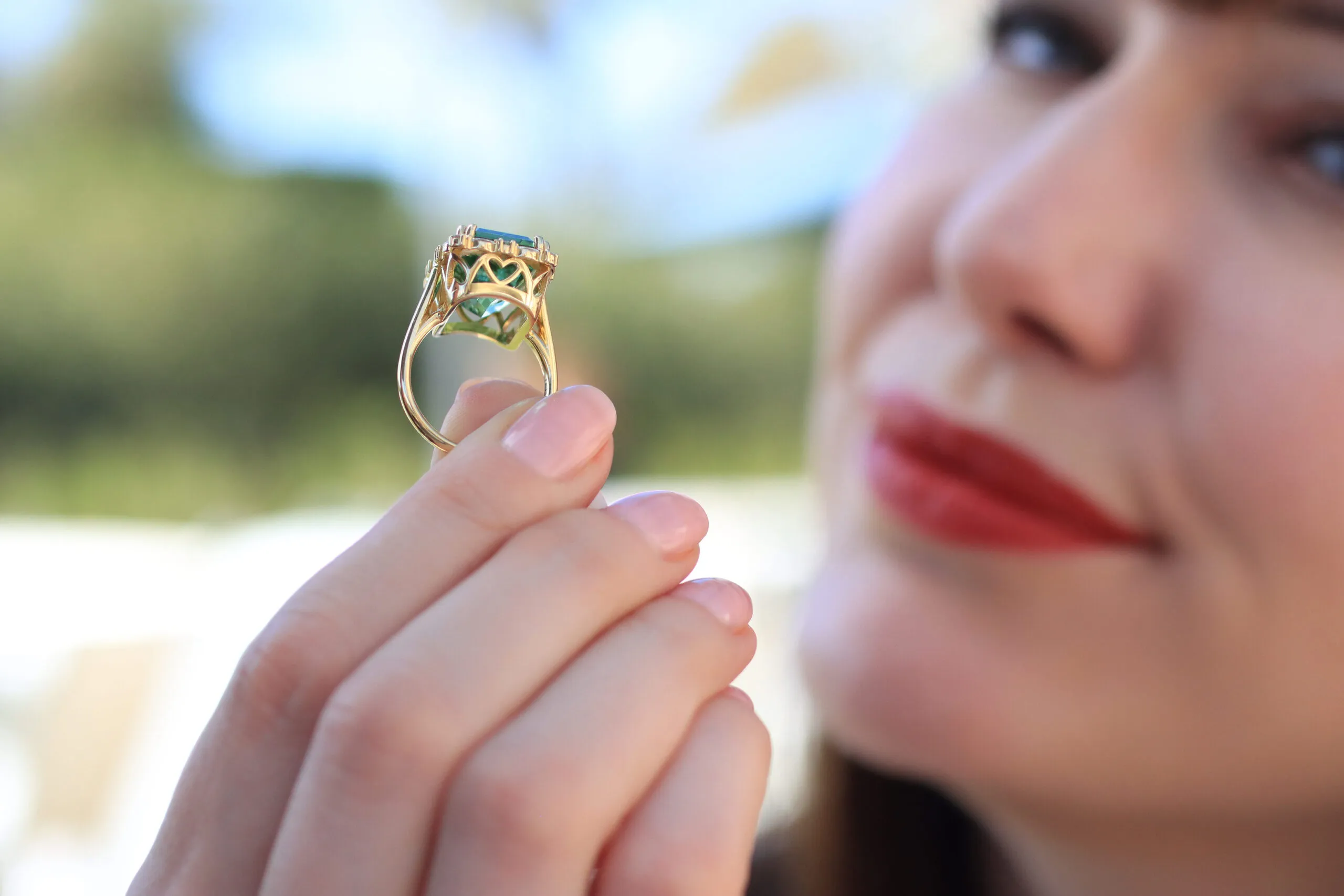 An indicolite tourmaline and diamond ring from the Lisa Nik Colors collection, complete with heart-shaped details that are a recognisable feature of the brand