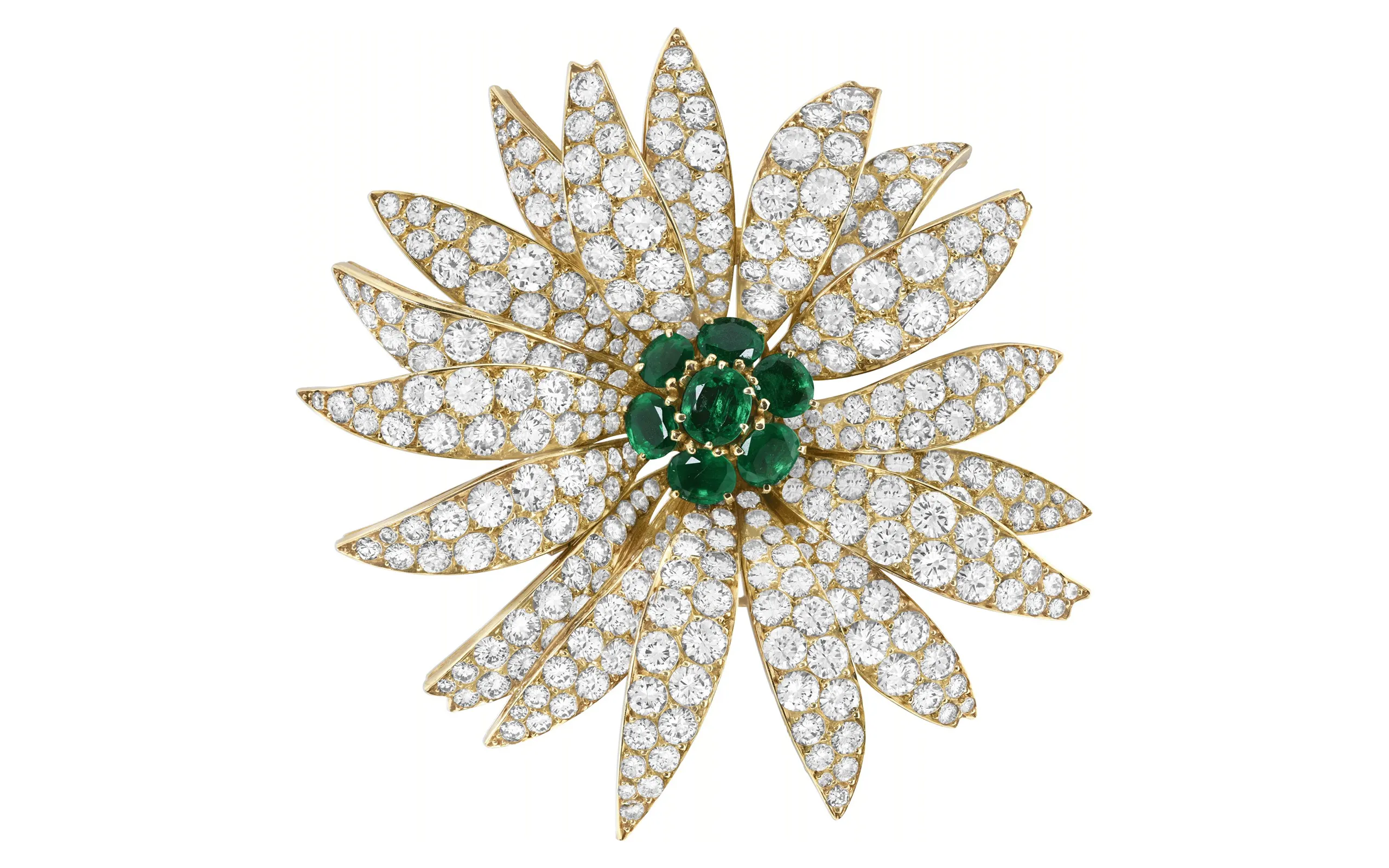 Van Cleef & Arpels Marguerite clip with diamonds and emeralds in white, yellow and rose gold (c. 1964) to be presented at TEFAF Maastricht 2025