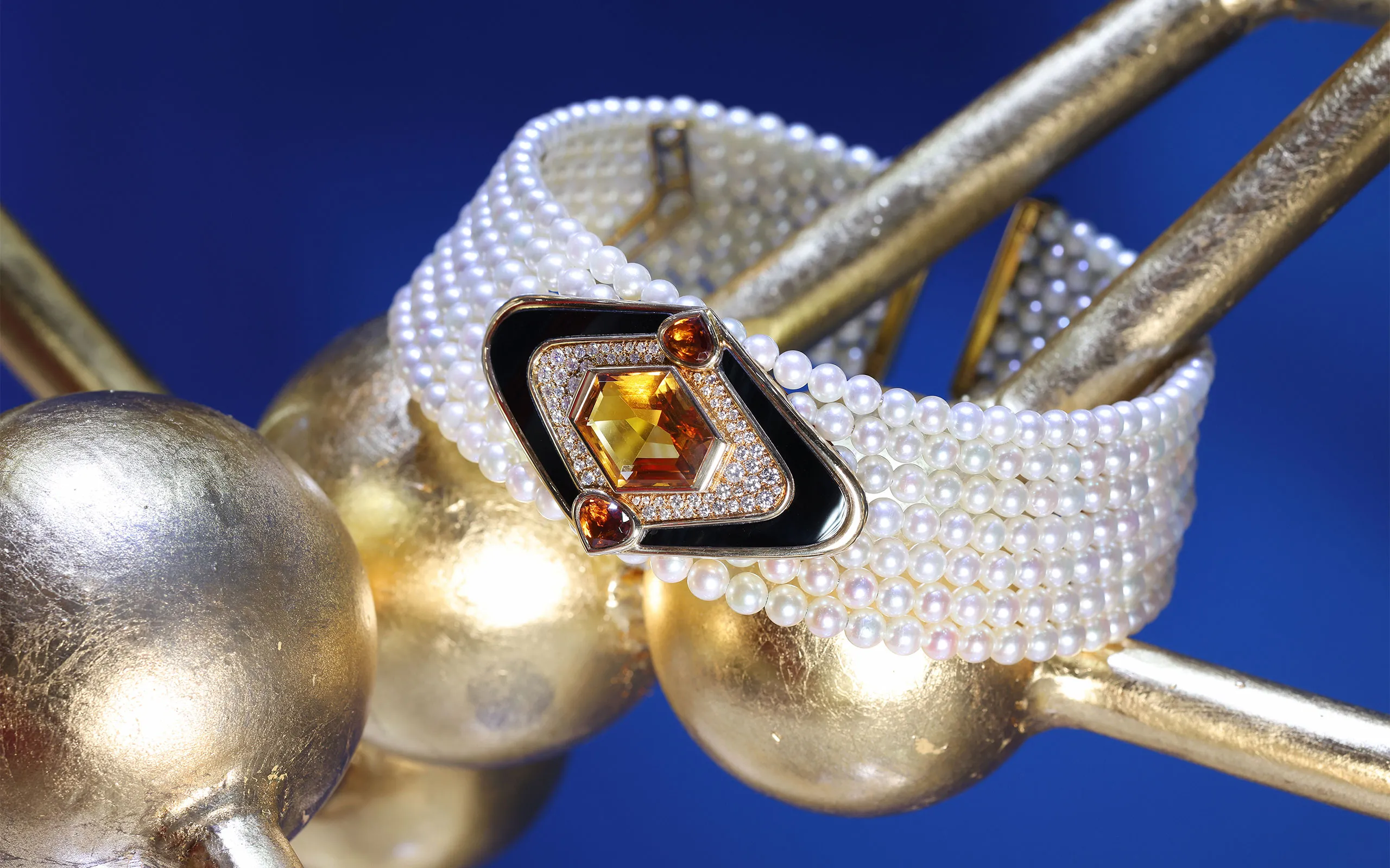 <p>Terry Perles high jewellery choker, set with 33.60ct hexagonal citrines, 353ct pearls, 2.89ct black onyx and pavé diamonds in 18k yellow gold</p>