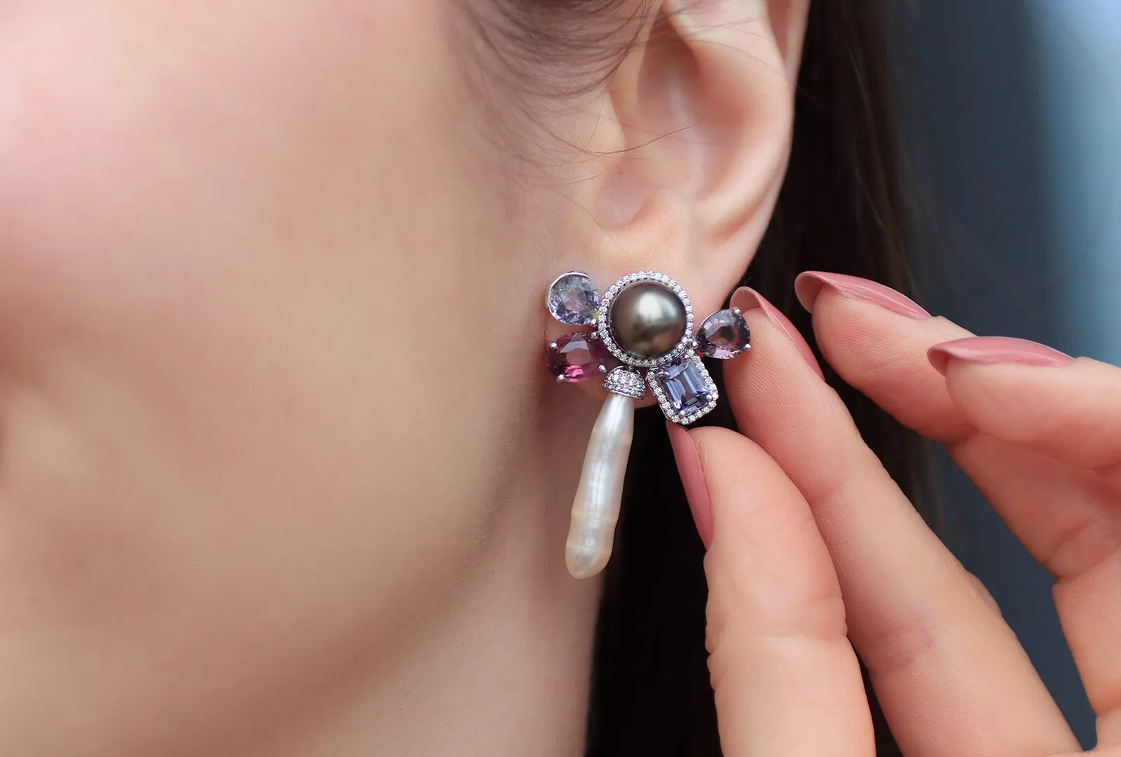 Mariyeh Ghelichkhani Dragonfly earring from the Insect collection with an elongated natural pearl, a Tahitian pearl, coloured spinels and diamonds