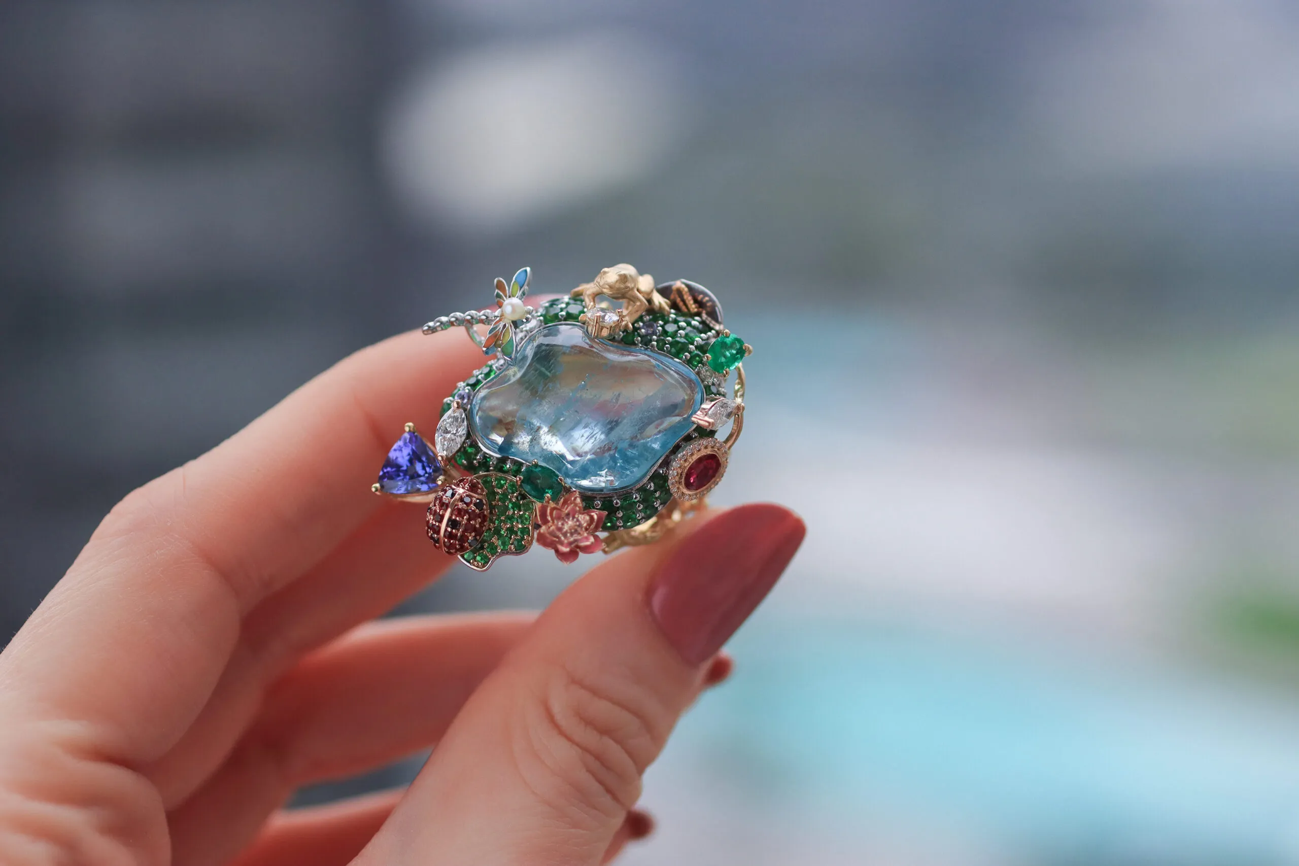 A closer look at the 22-carat aquamarine at the heart of Mariyeh Ghelichkhani’s Hayat ring