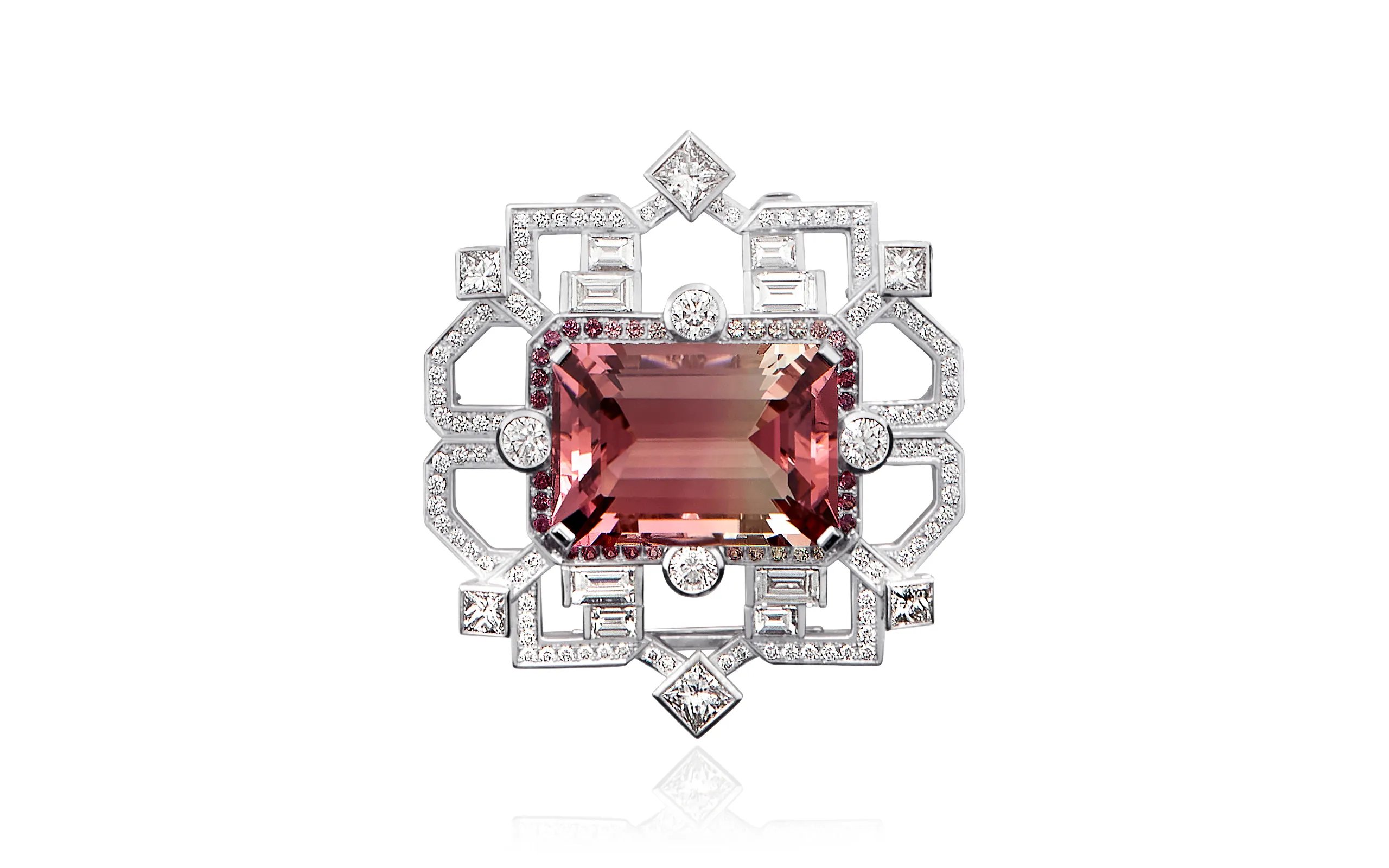 A closer look at the Matthew Ely brooch-pendant with a 24.34 carat bi-colour tourmaline that will be featured in a photographic exhibition organised by Katerina Perez at GemGenève