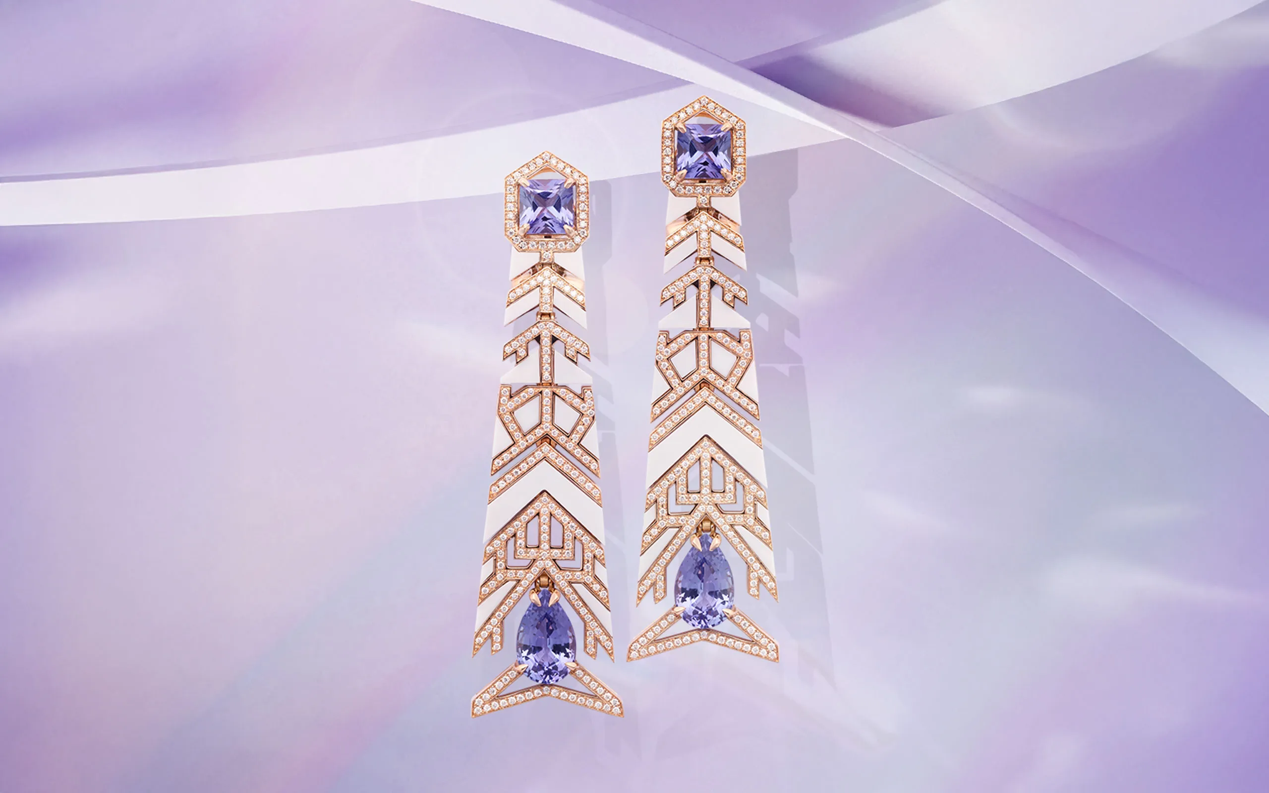 Mayiana MY Romance earrings with 3.91 carats of tanzanites, 1.38 carats of white agate and diamonds in 18k rose gold 