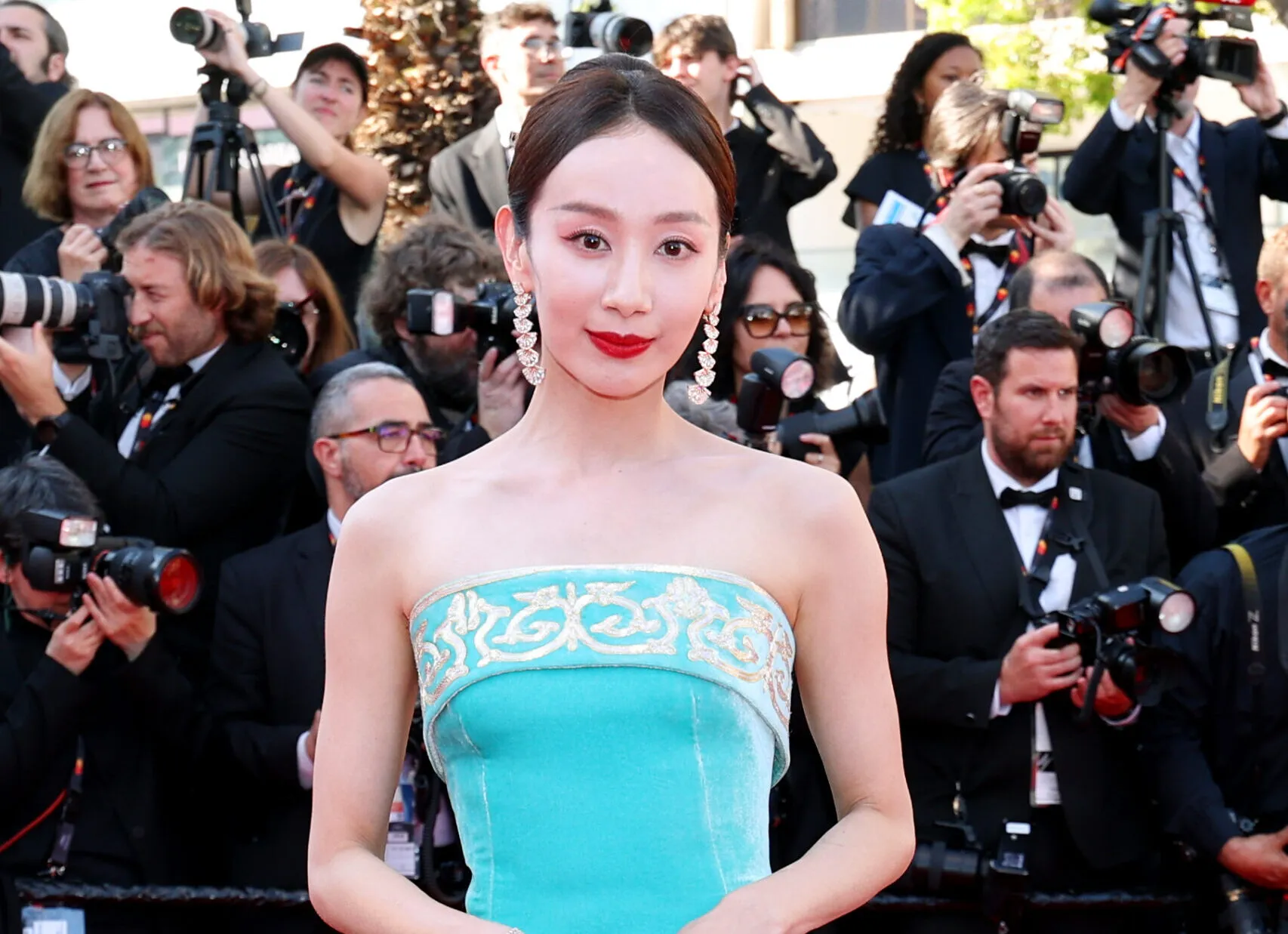 Chinese dancer Meng Qingyang wears Chopard earrings to the Cannes Film Festival 2025