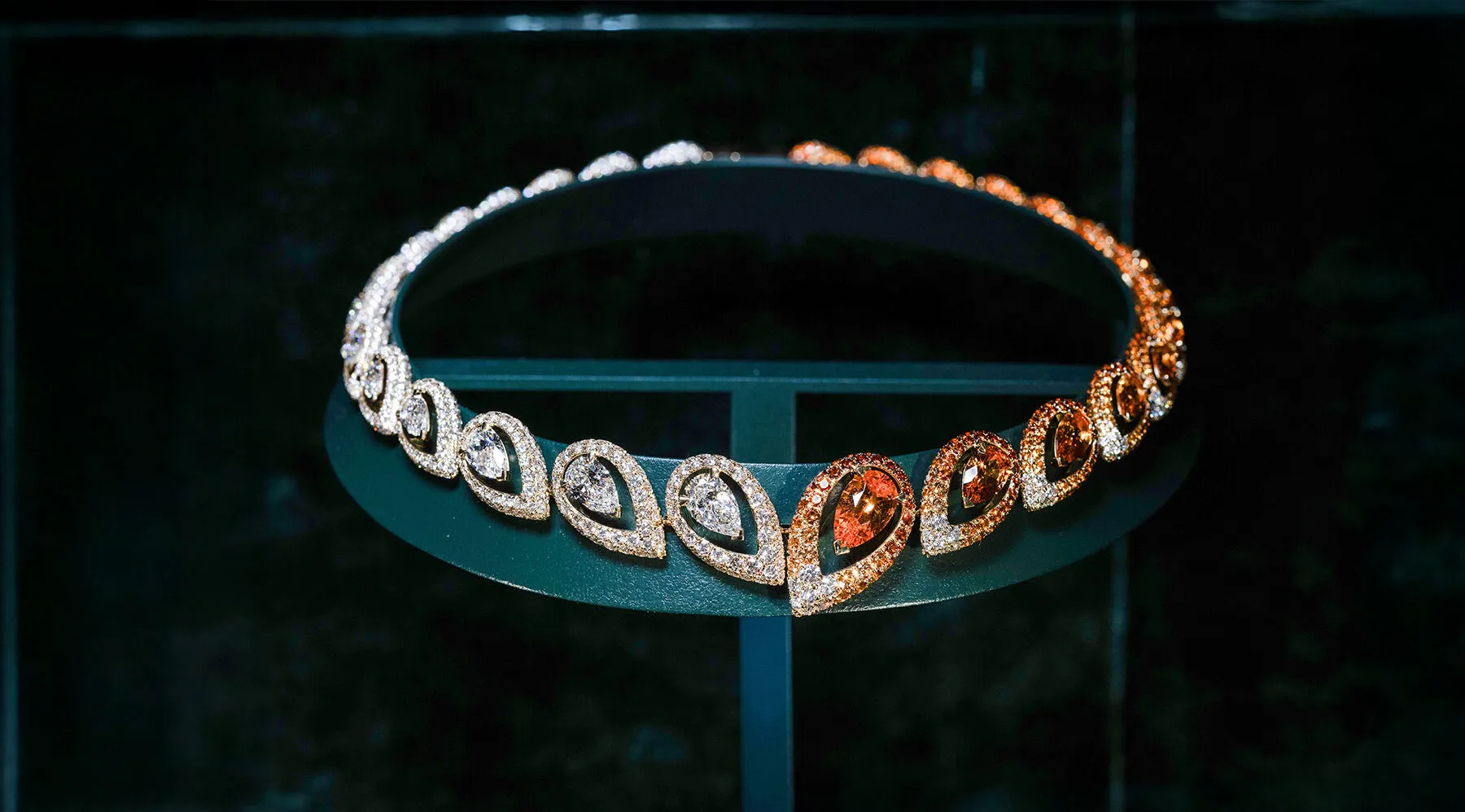 Messika Hypnotic necklace with spessartite garnets and white diamonds in 18k yellow gold from the Terres d’Instinct High Jewellery collection