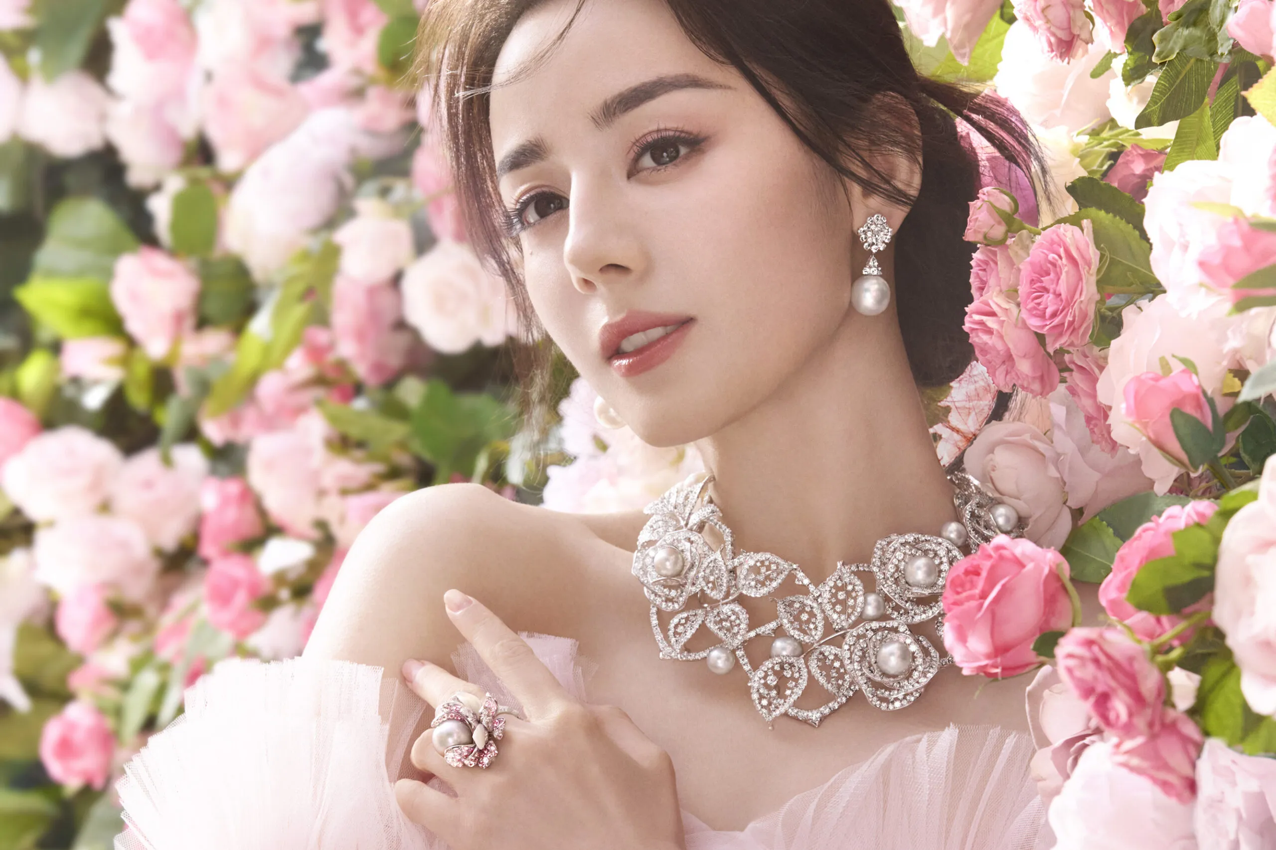 Mikimoto global brand ambassador Dilraba wears Les Pétales necklace in white gold, set with white South Sea cultured pearls and diamonds