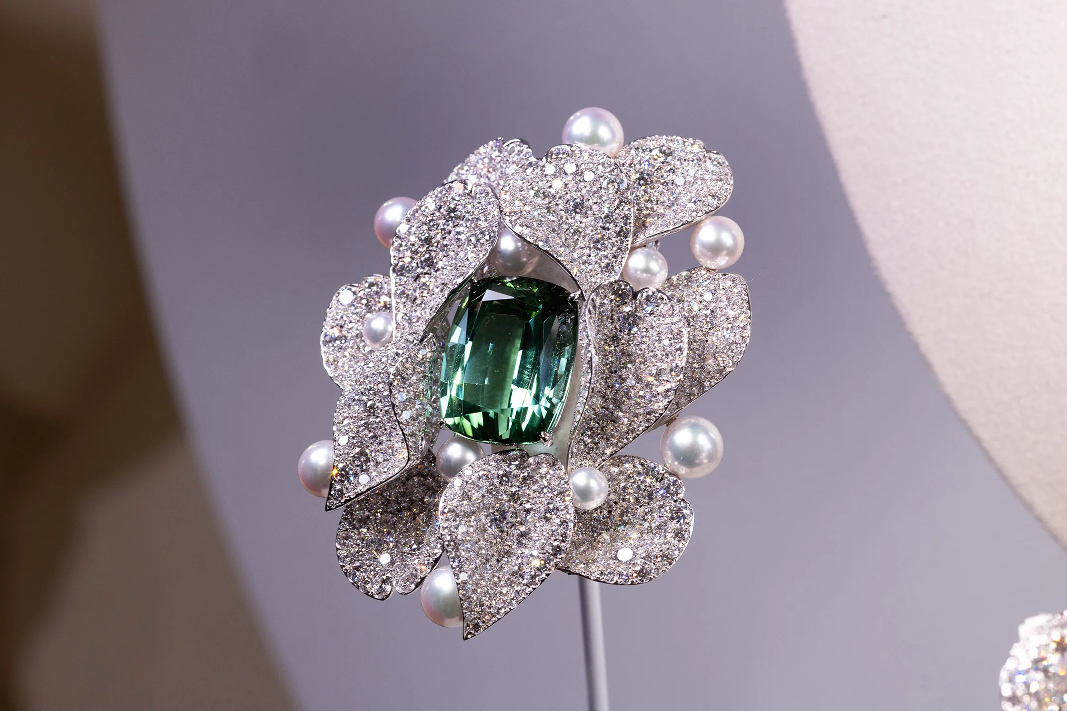 Mikimoto Les Pétales ring in white gold