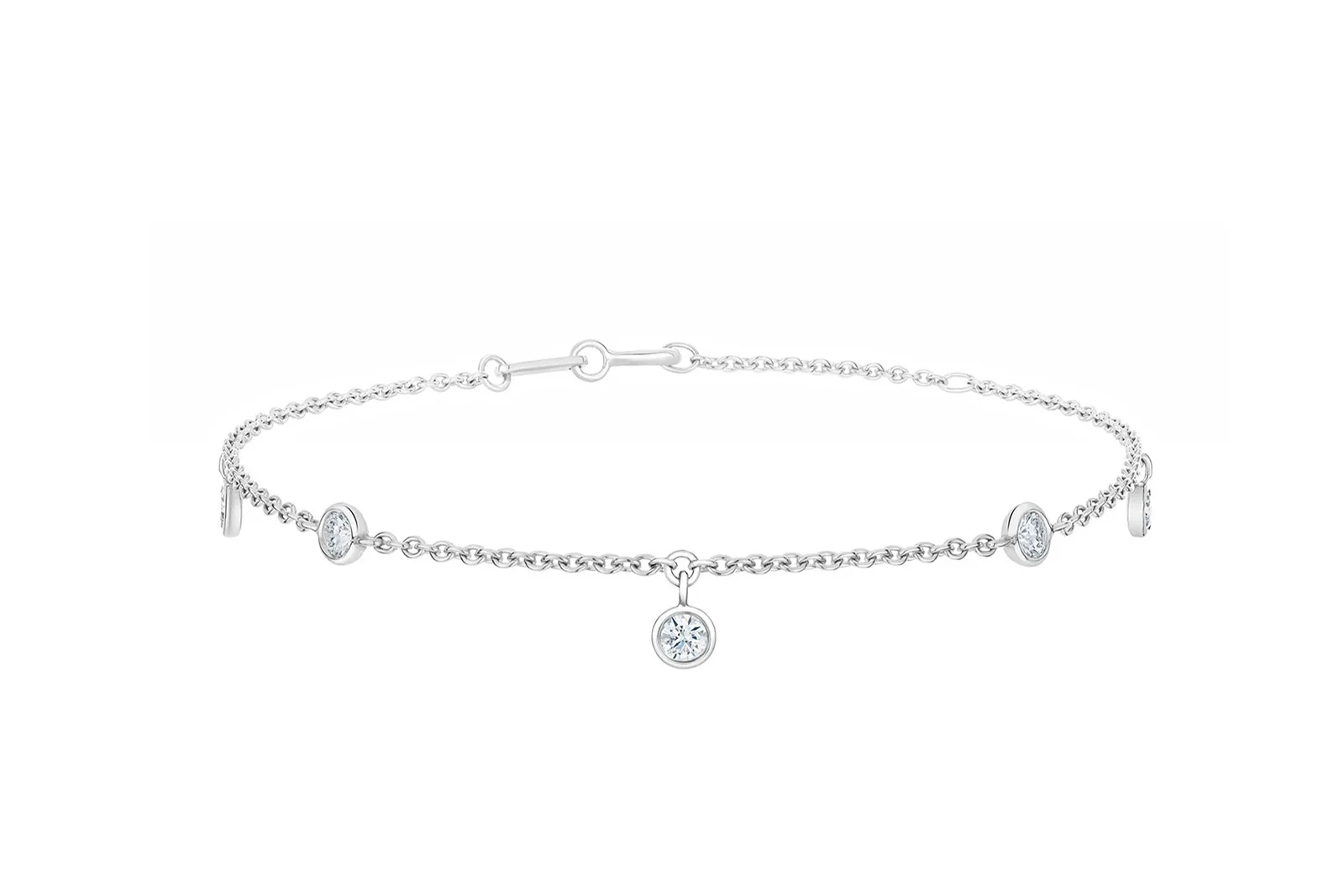 <p>‘My First De Beers’ bracelet with diamonds in white gold</p>