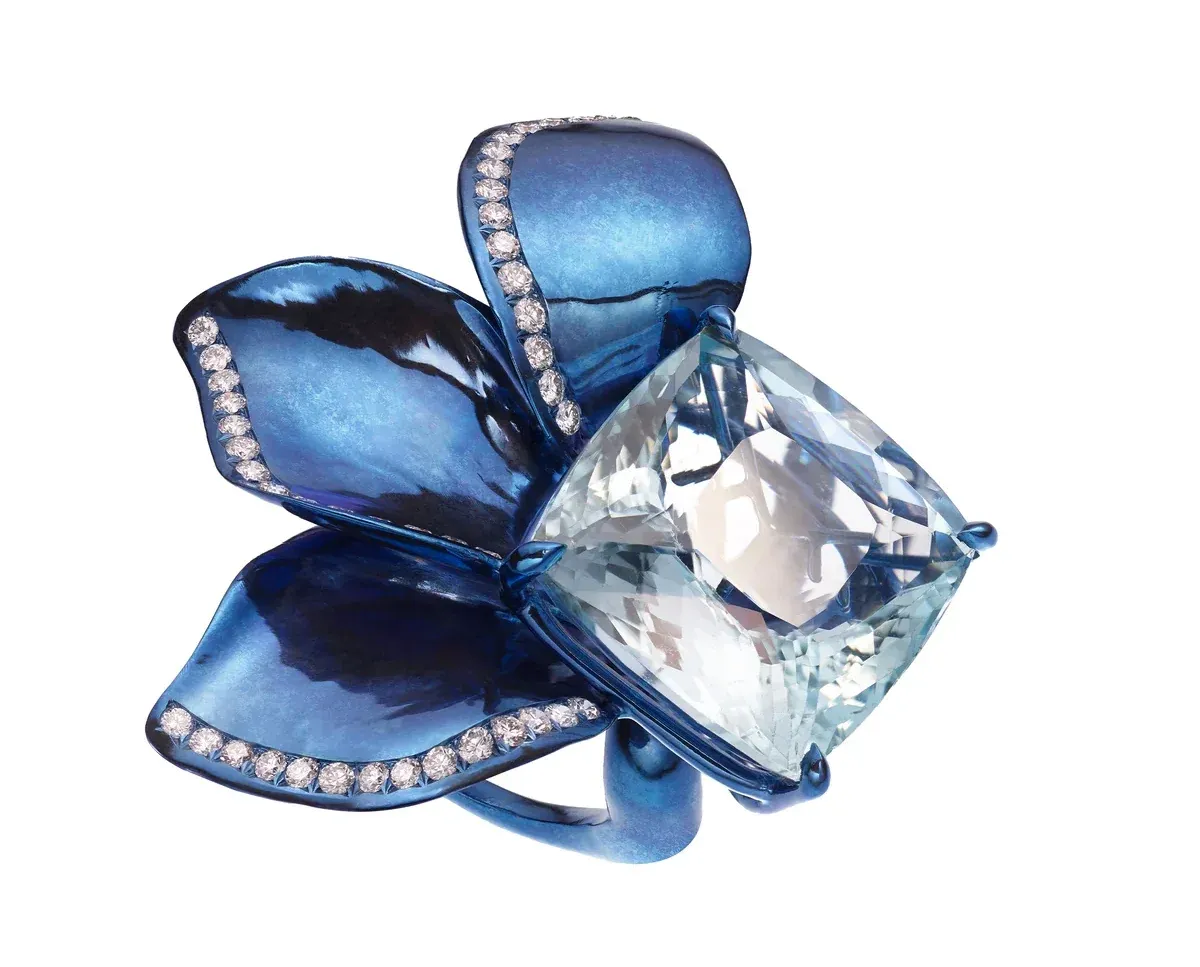 Mayiana MY Garden ring with a 28.39-carat aquamarine and 0.76 carats of diamonds in blue titanium 